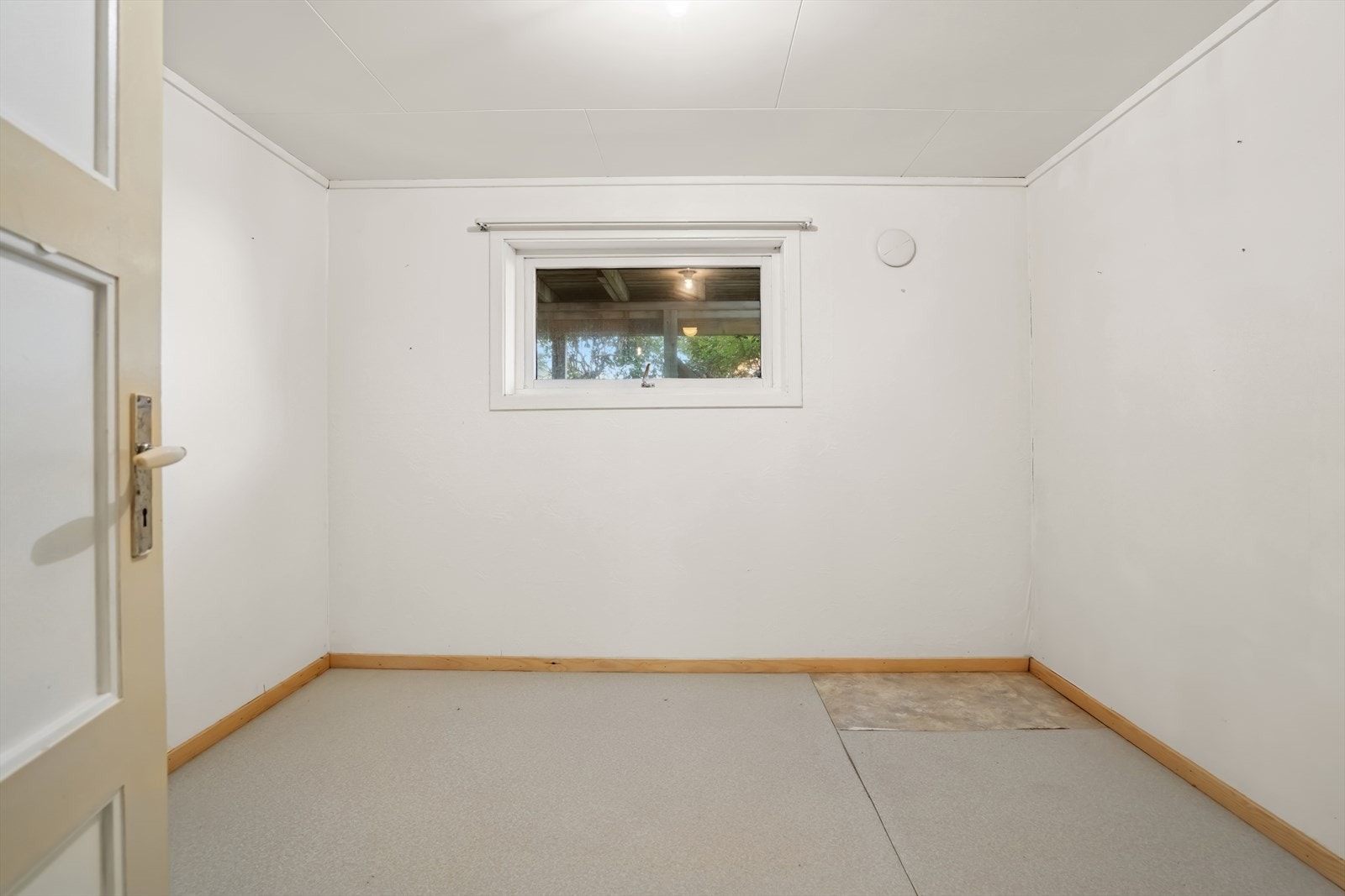 Videre inn i kjelleren er det rikelig med bodareal for praktisk oppbevaring. Galleribilde