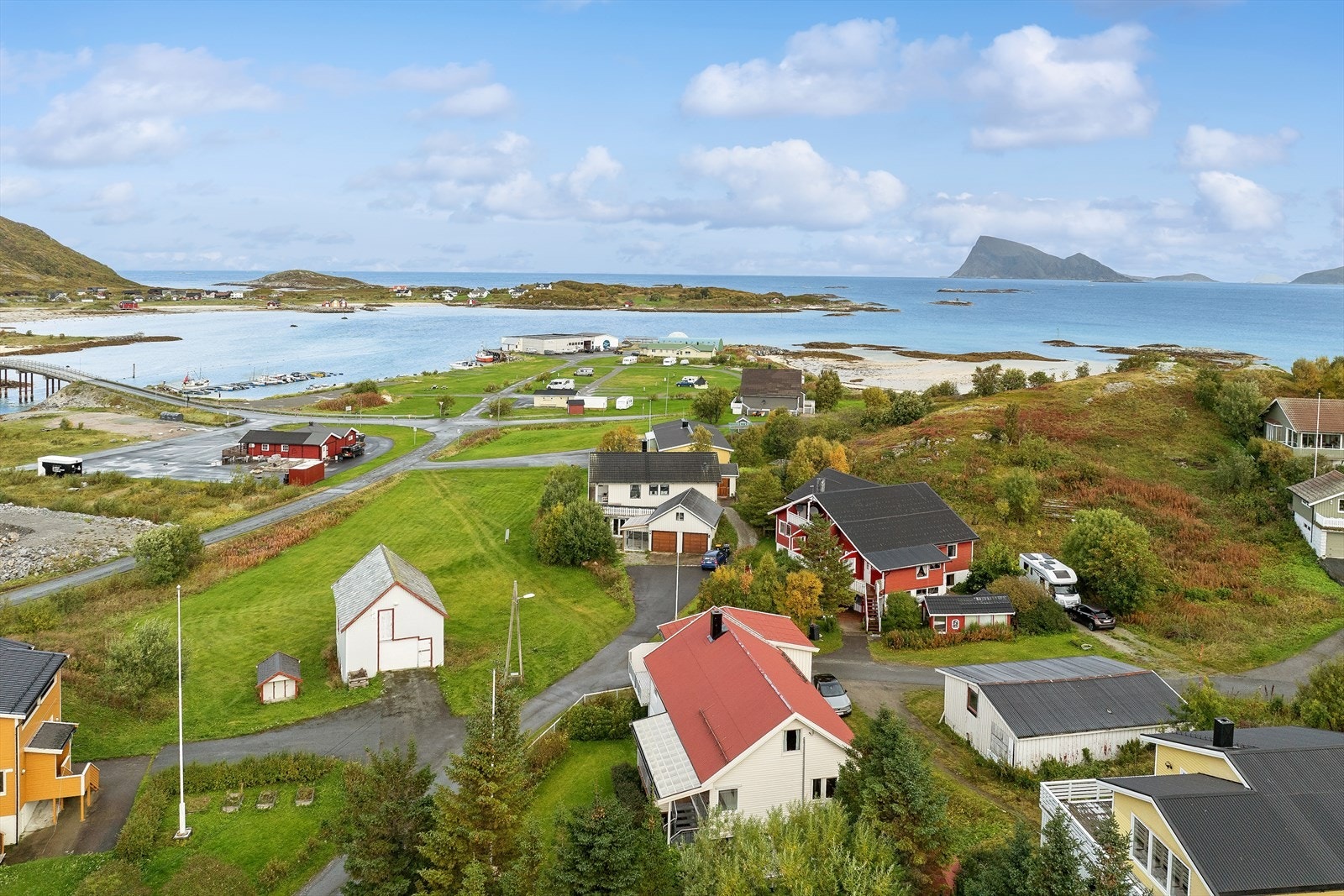 Velkommen til Sommarøyvegen 106 - Presentert av Eiendomsmegler Ingrid Moe Albrigtsen v/DNB Eiendom. Galleribilde