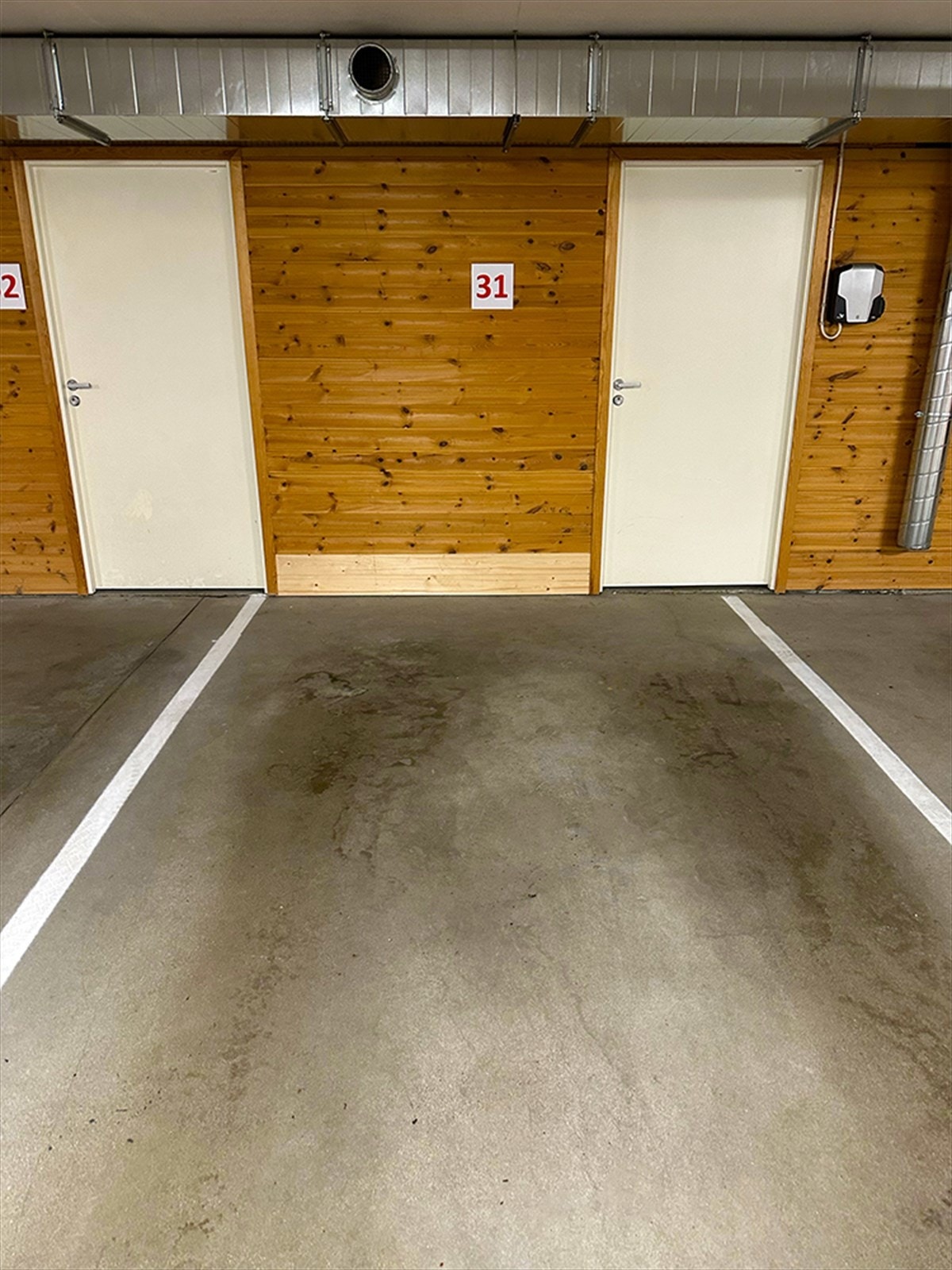 Parkeringsplass 31 med tilhørende bod på 5 kvm i bakkant Galleribilde