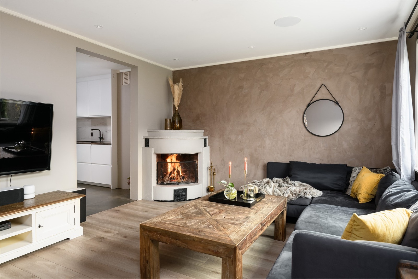 Peis med innsats gir lun varme og koselig stemning på kjølige dager. Galleribilde