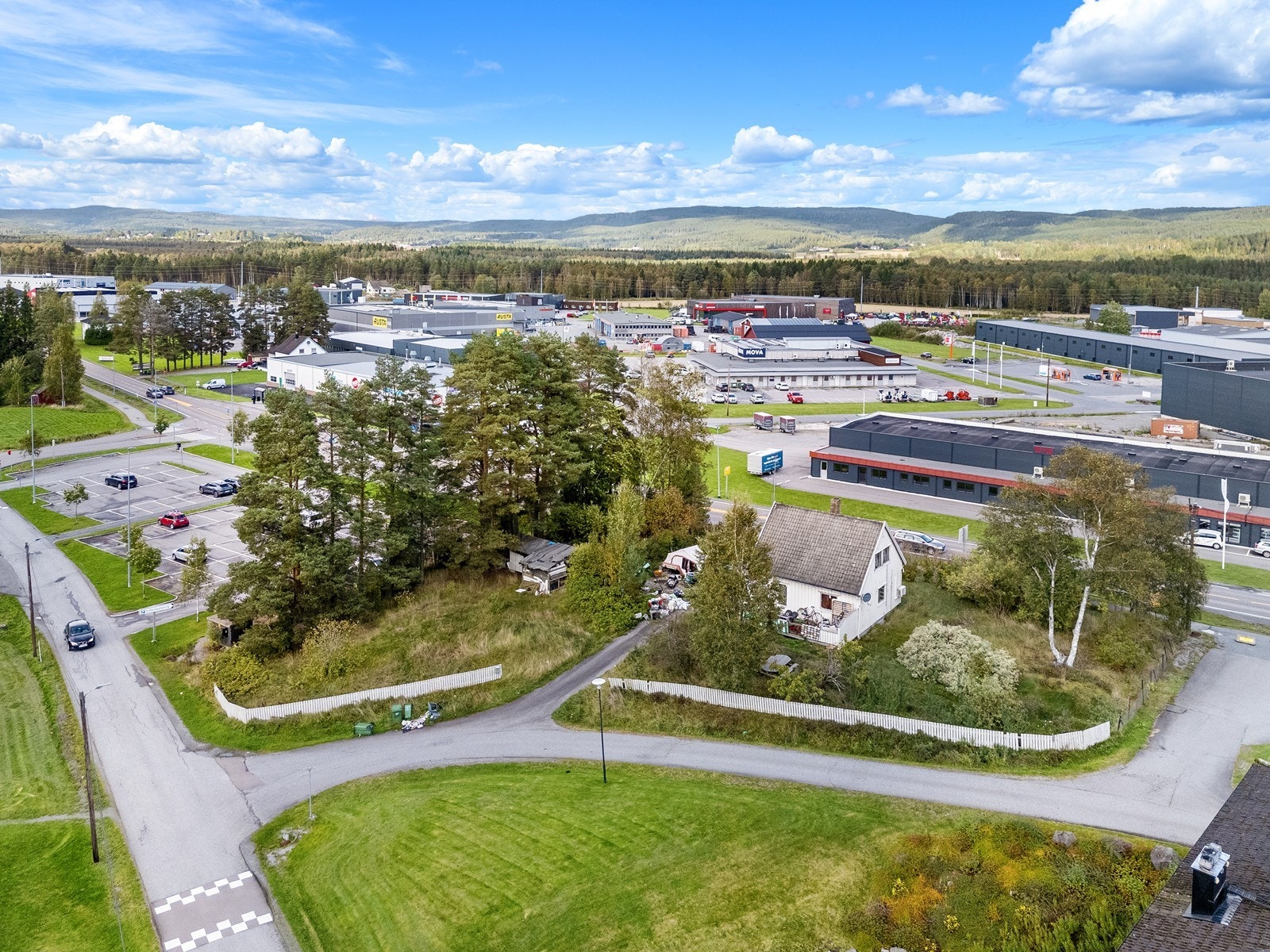 Bjørkelangen er et prioritert utviklingsområde i Aurskog-Høland kommune, og her har profesjonelle aktører en mulighet til å posisjonere seg i et område med vekst, gode rammevilkår og høy attraktivitet i årene fremover Galleribilde