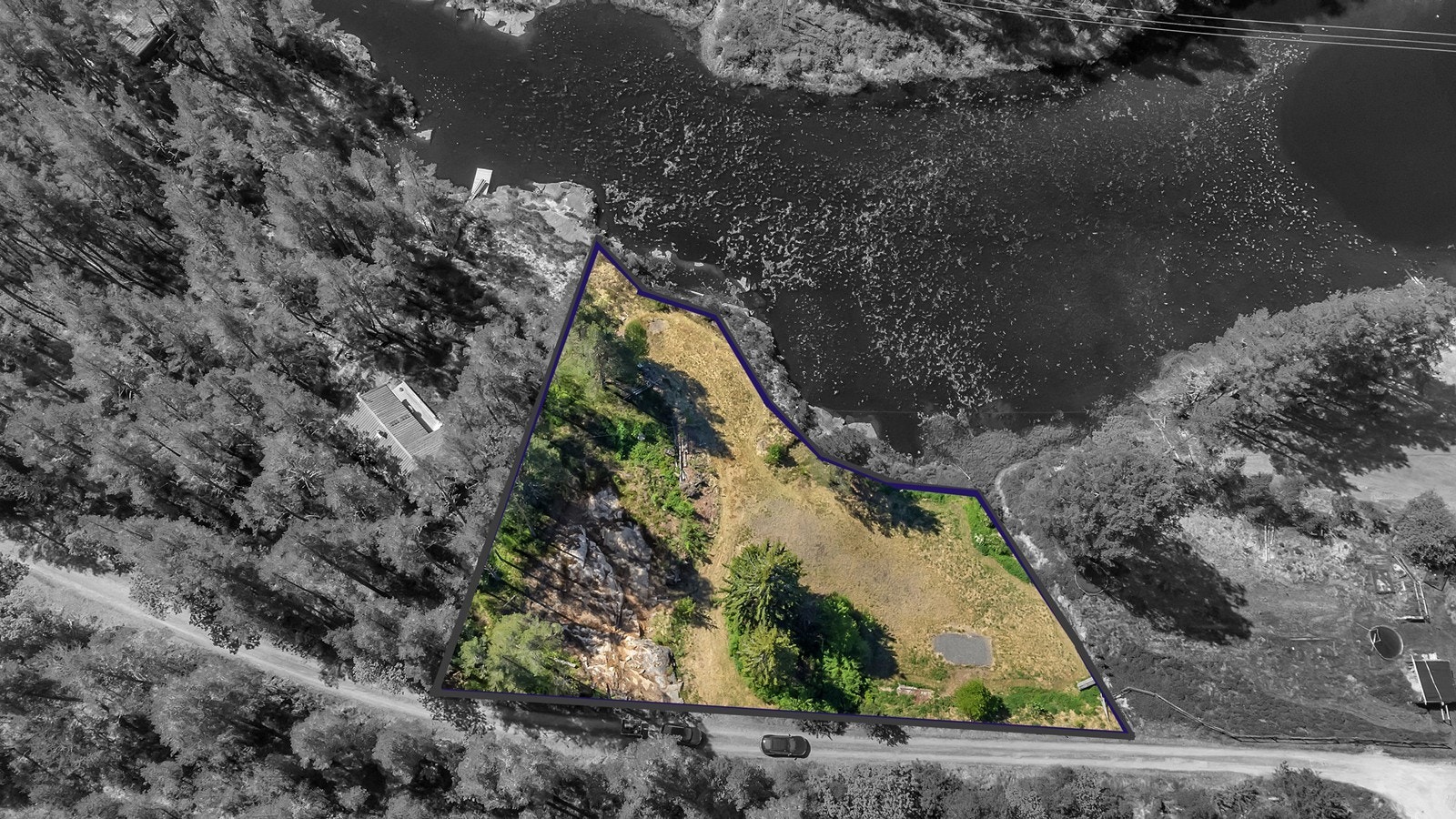 Stor tomt i flotte omgivelser Galleribilde