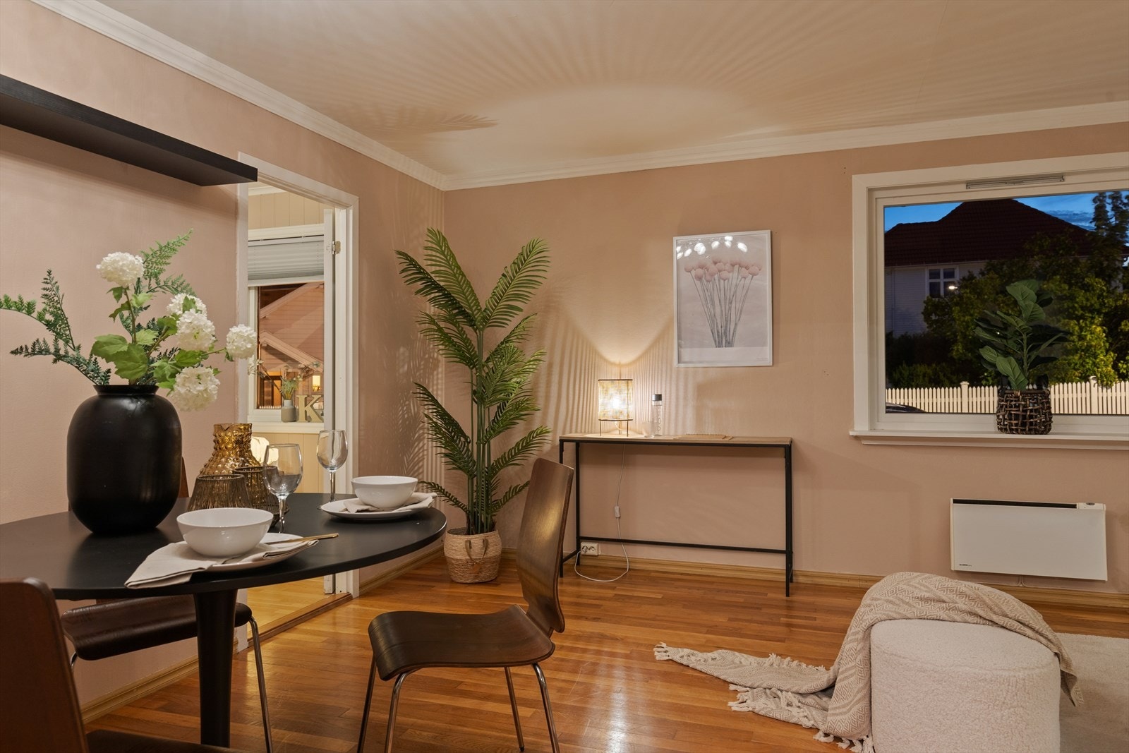 Fra stuen er det videre adkomst til et soverom. Galleribilde