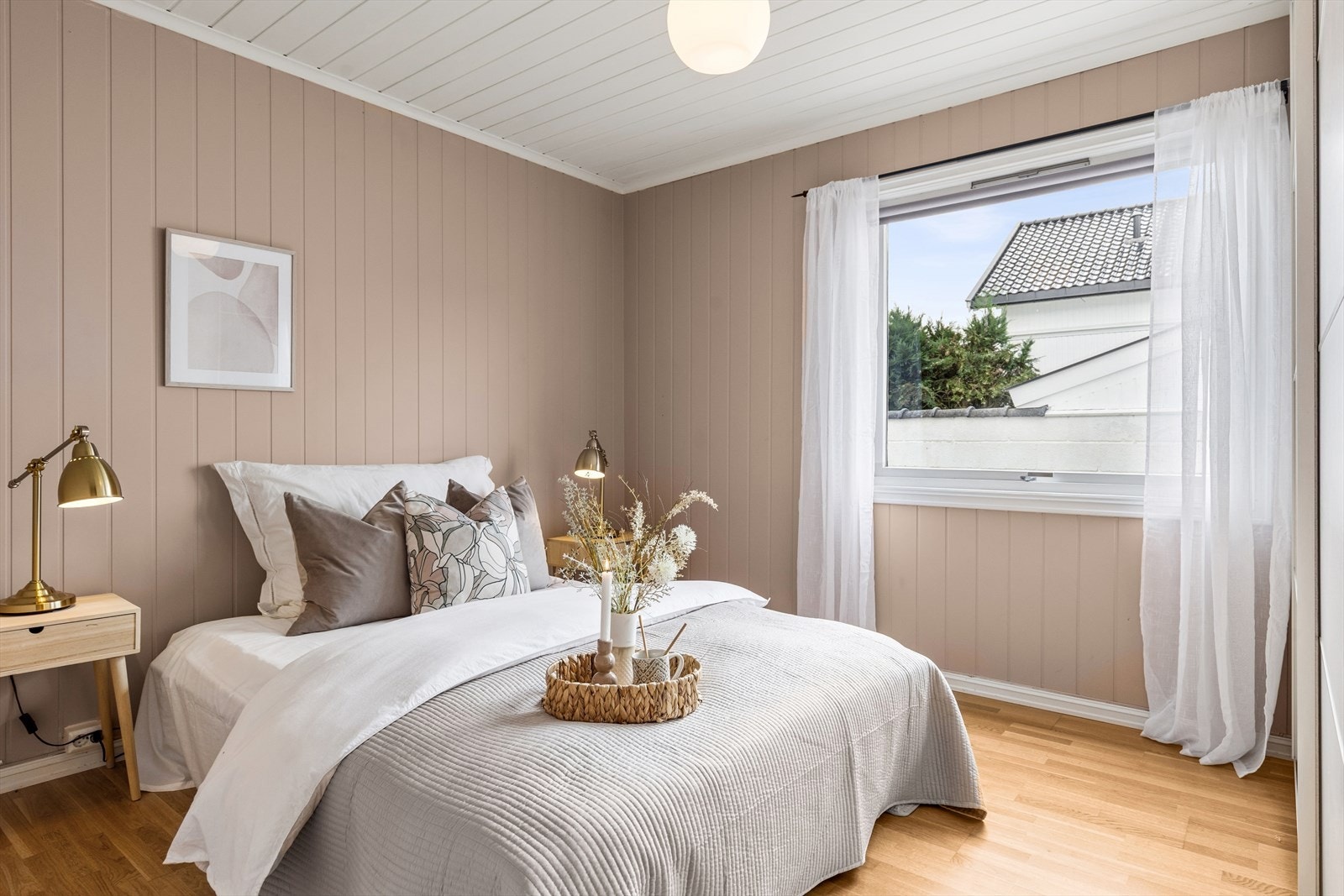 Dette soverommet har adkomst fra kjøkkenet. Galleribilde