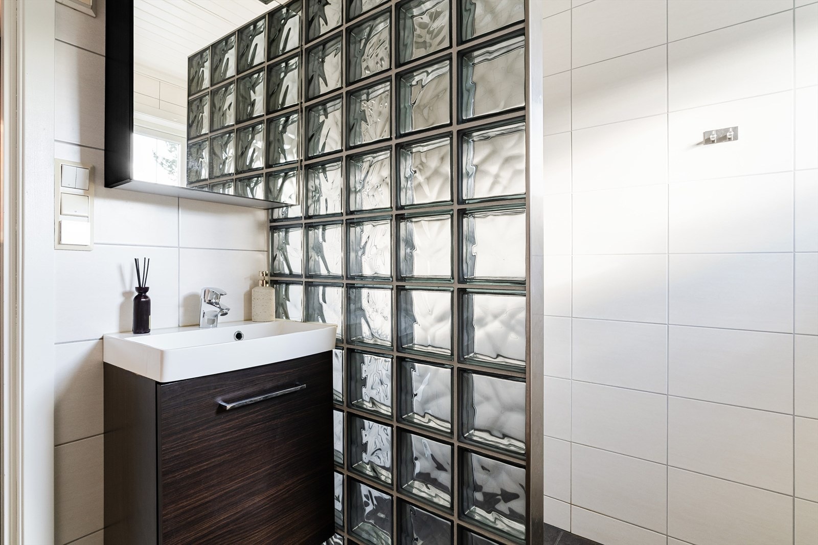 Varmekabler er lagt i baderomsgulvet. Galleribilde