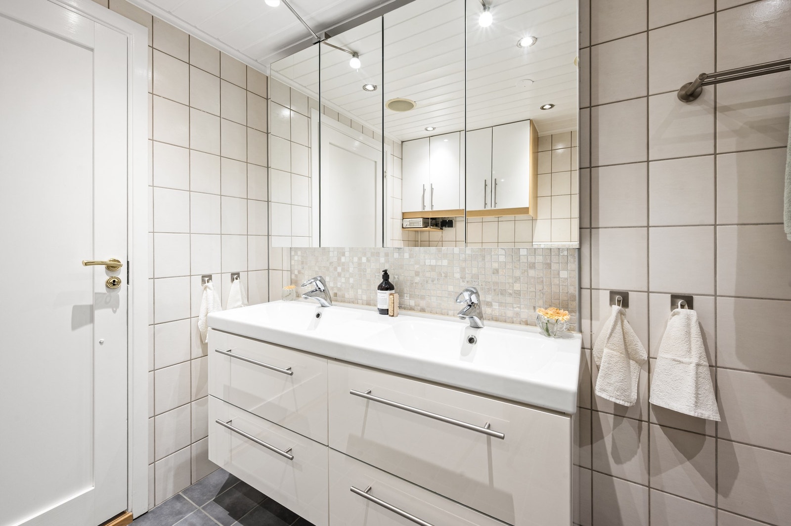 Dobbelservanten er den perfekte løsningen for travle hverdager. Galleribilde