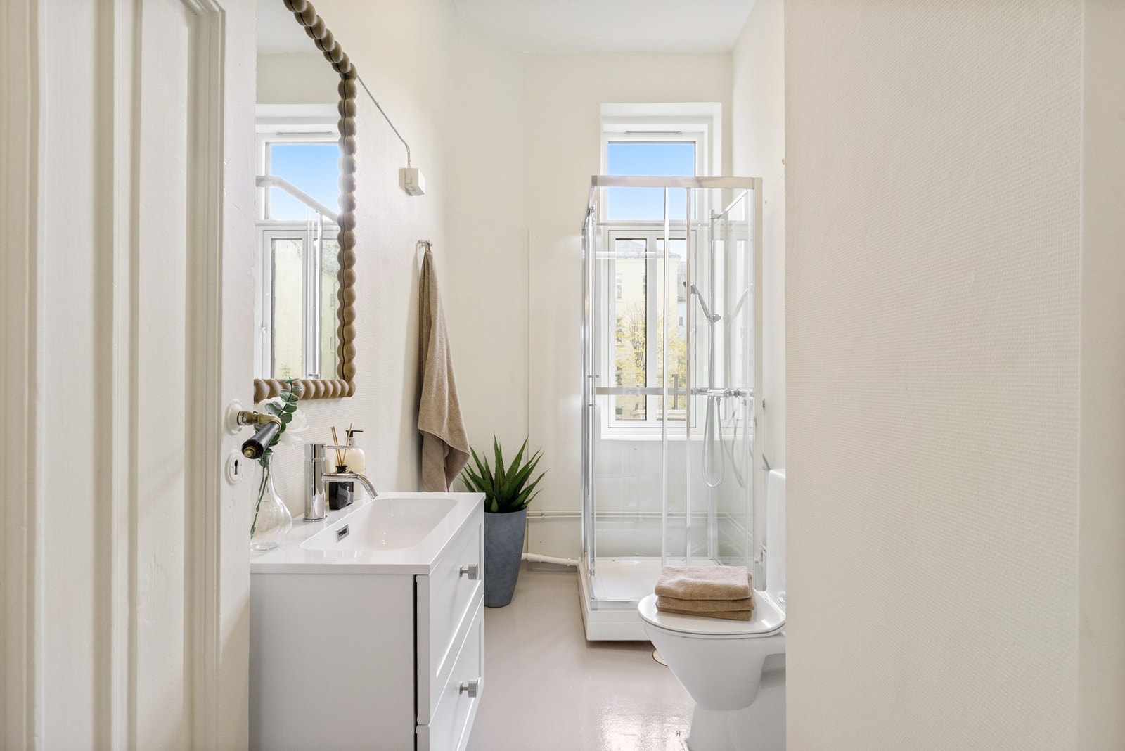 Trivelig baderom av god størrelse. Galleribilde