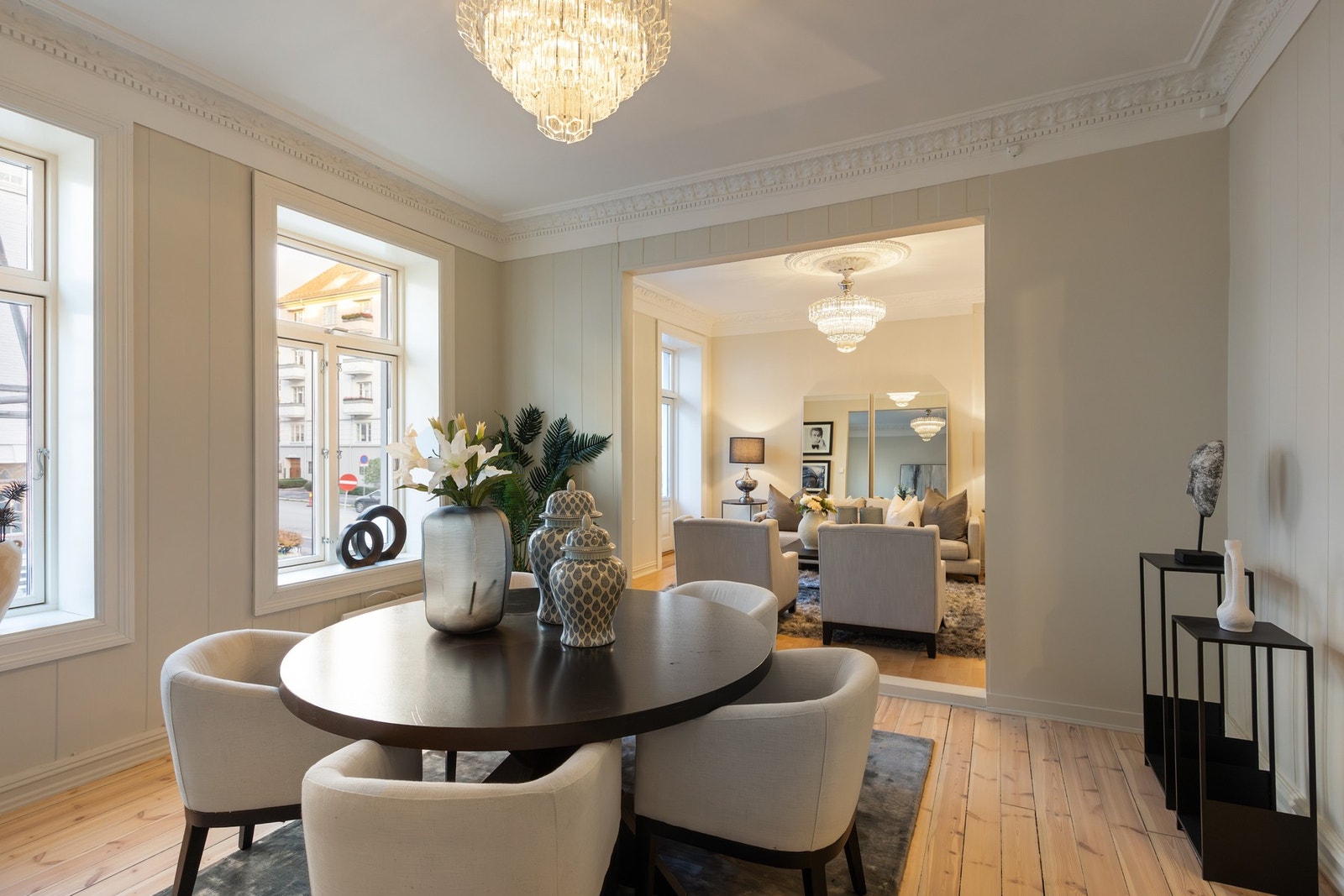 Super planløsning med to stuer på rad. Galleribilde