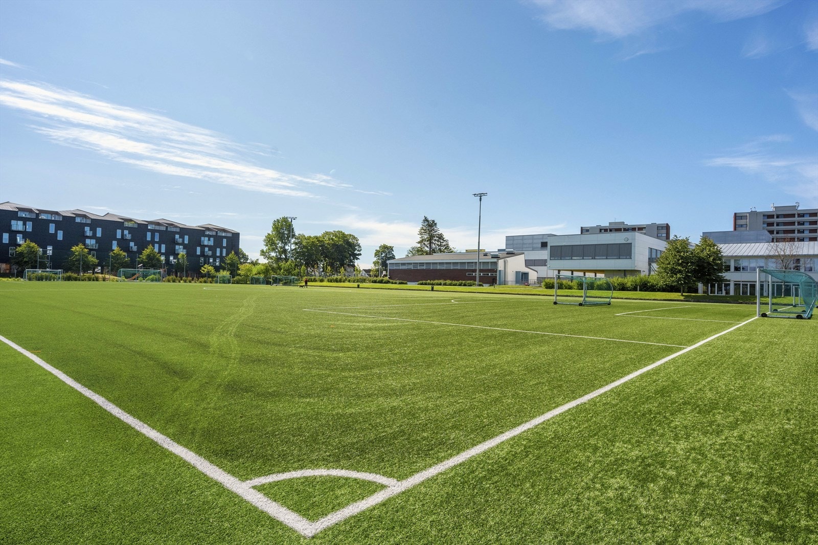 Beliggende i rolige, flotte og sentrale omgivelser på Eiganes. Galleribilde