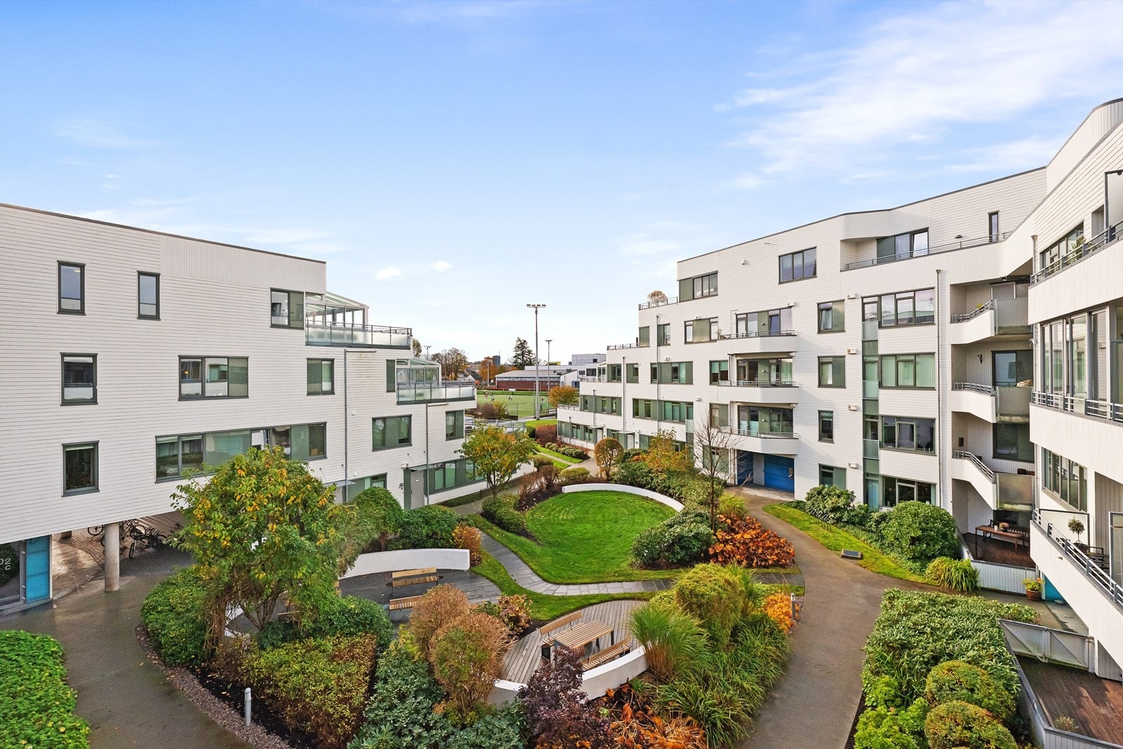 Flott opparbeidet park på fellesområde Galleribilde