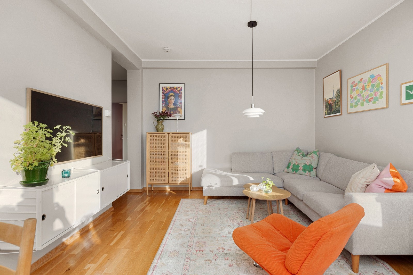 Både varmtvann, fyring og internett er inkludert i felleskostnadene. Galleribilde