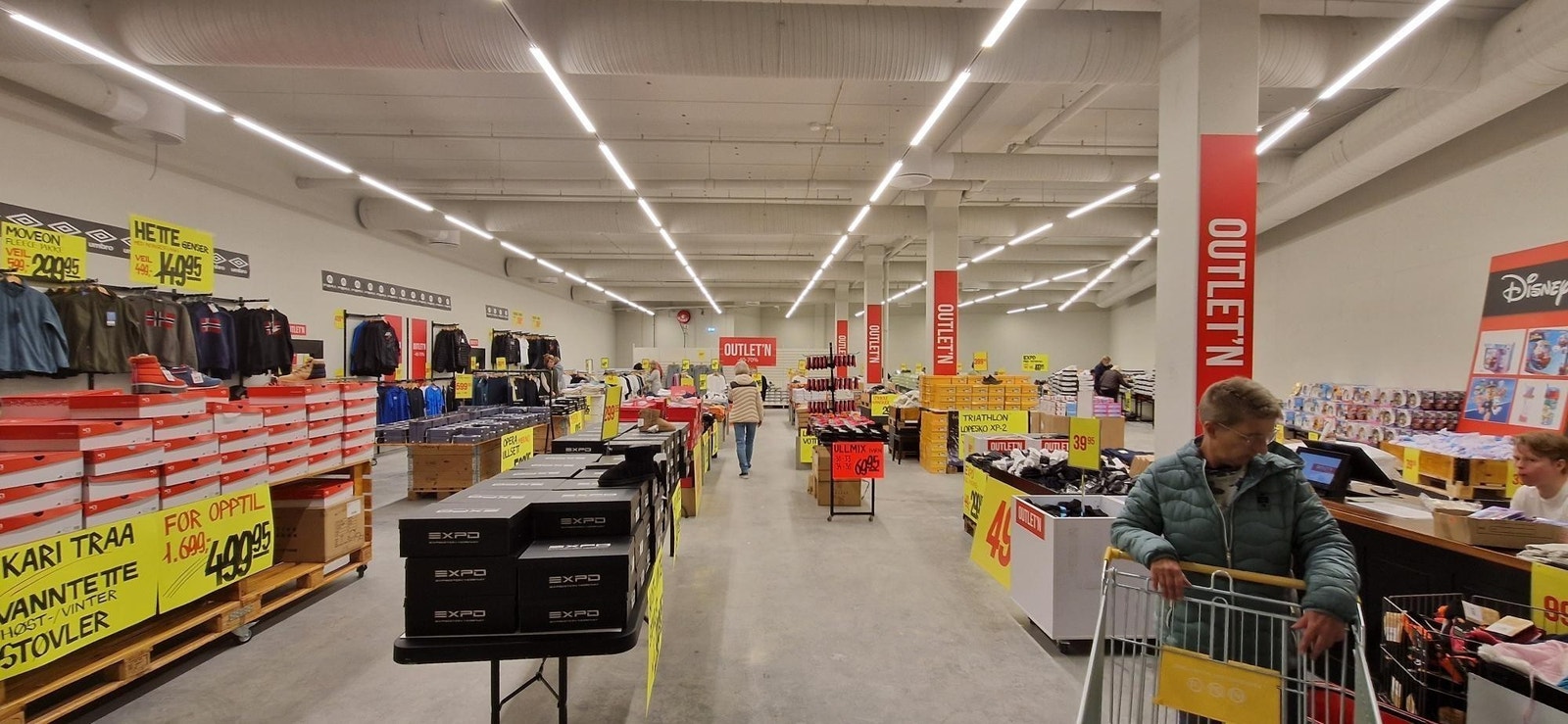 Ledig lokale ligger rett frem når du kommer ned rullebåndet Galleribilde