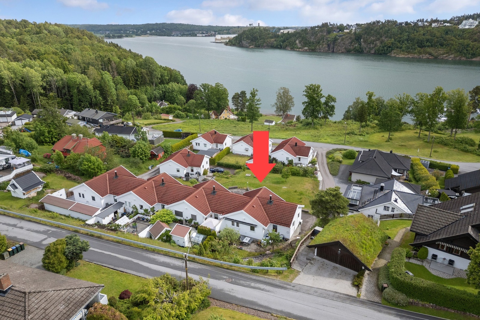 EIE Tønsberg v/Hanna Sundby presenterer Rakkevikveien 10H! Foto: Bjørn Kjærra Galleribilde