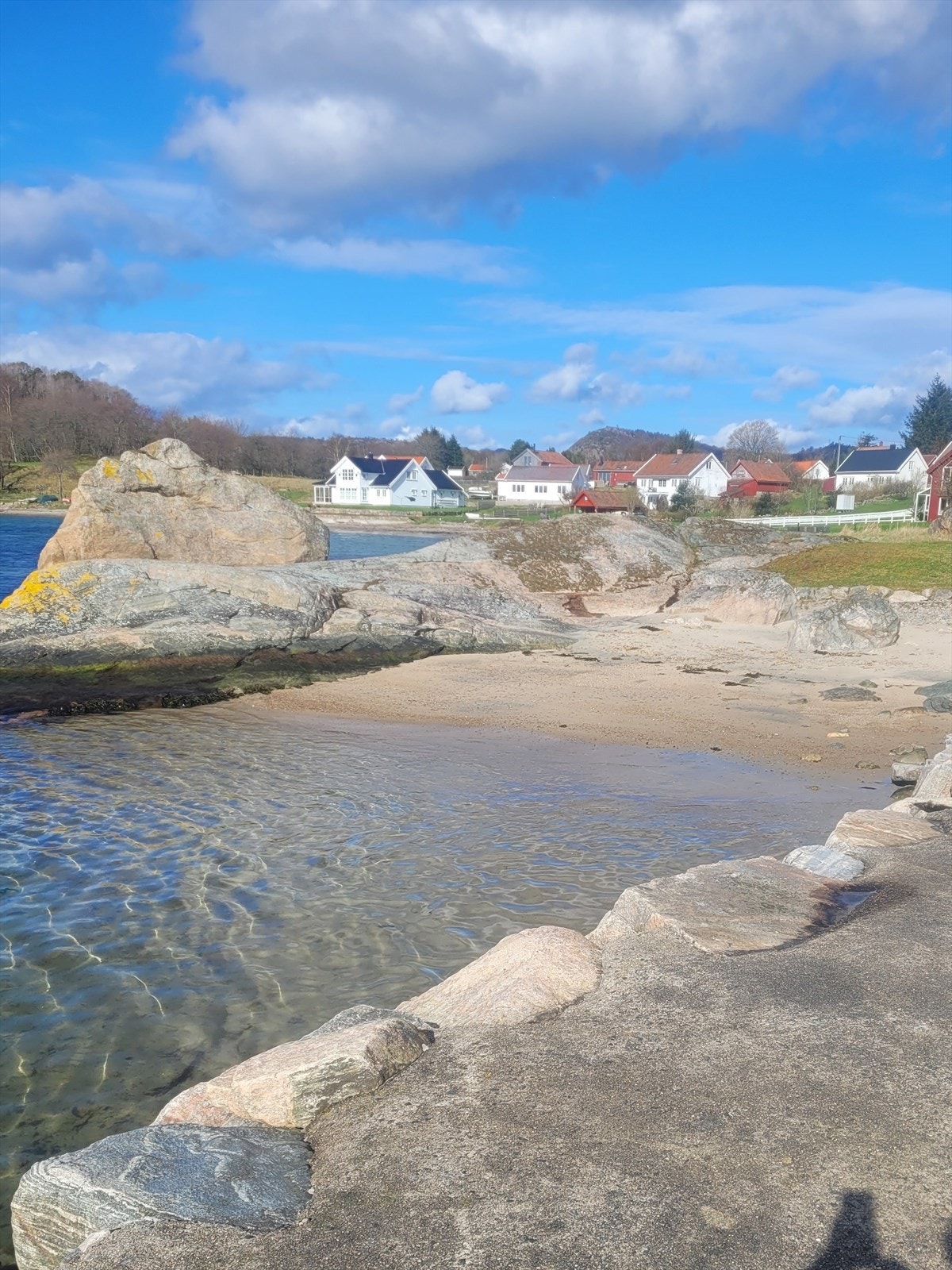 Flott badestrand på fellesområdet. Galleribilde