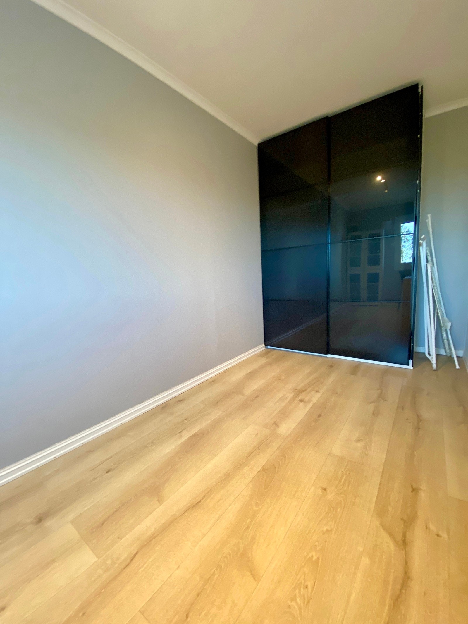 Skyvedørsgarderobe på soverom 3 Galleribilde