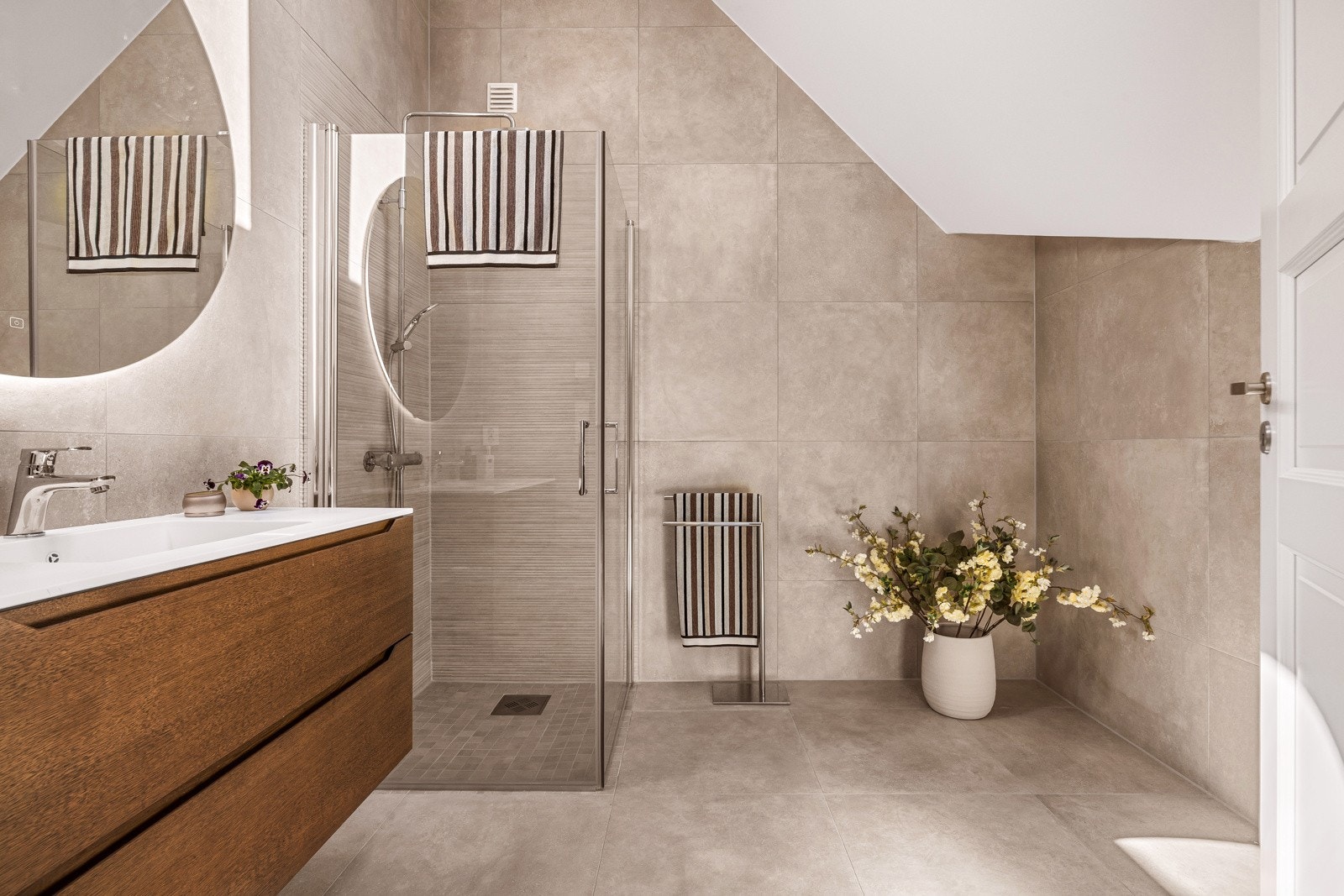 - Lekkert helfliset bad oppgradert i 2024 av Format - Galleribilde