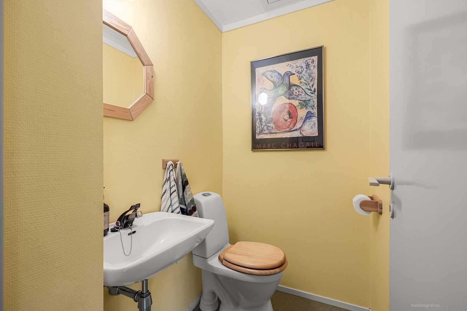 Toalett. Galleribilde