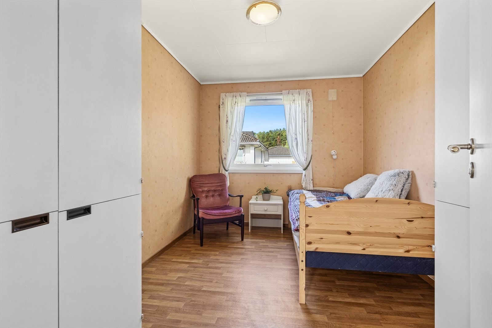 Samtlige soverom er plassert ved siden av hverandre langs gangen. Galleribilde