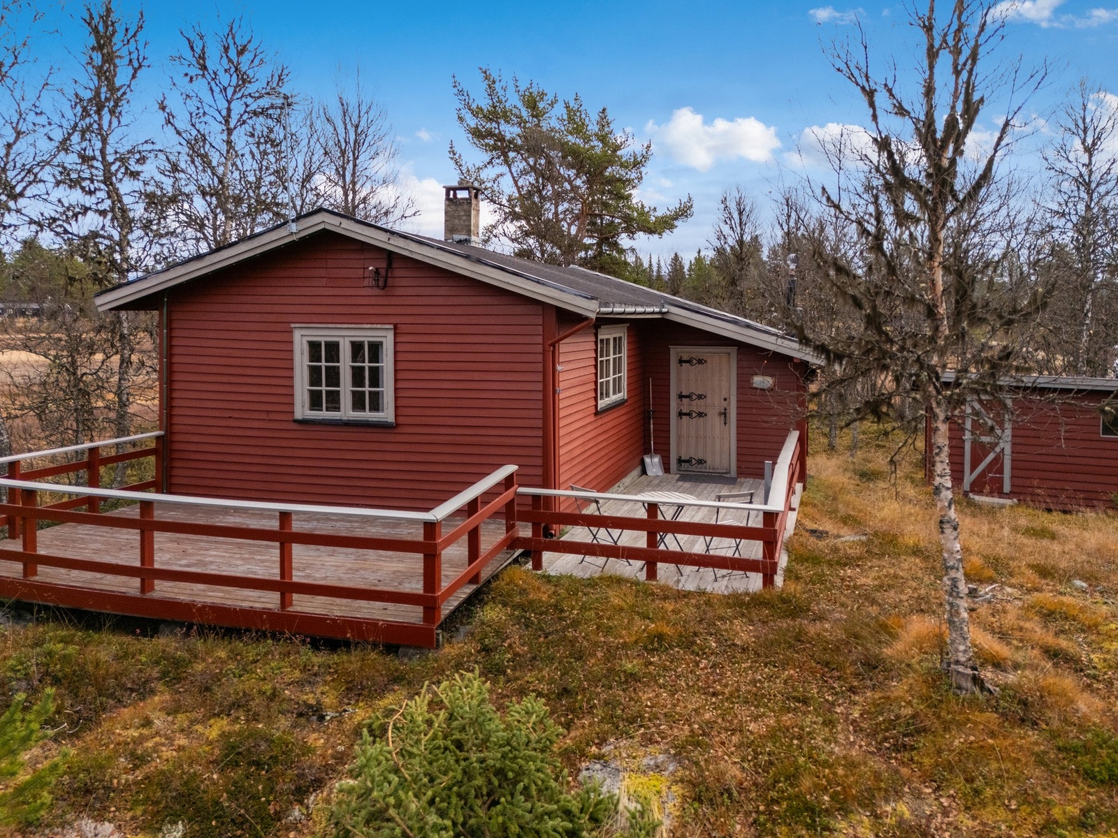 Stor terrasse på ca. 27 kvm med god plass til utemøbler. Galleribilde