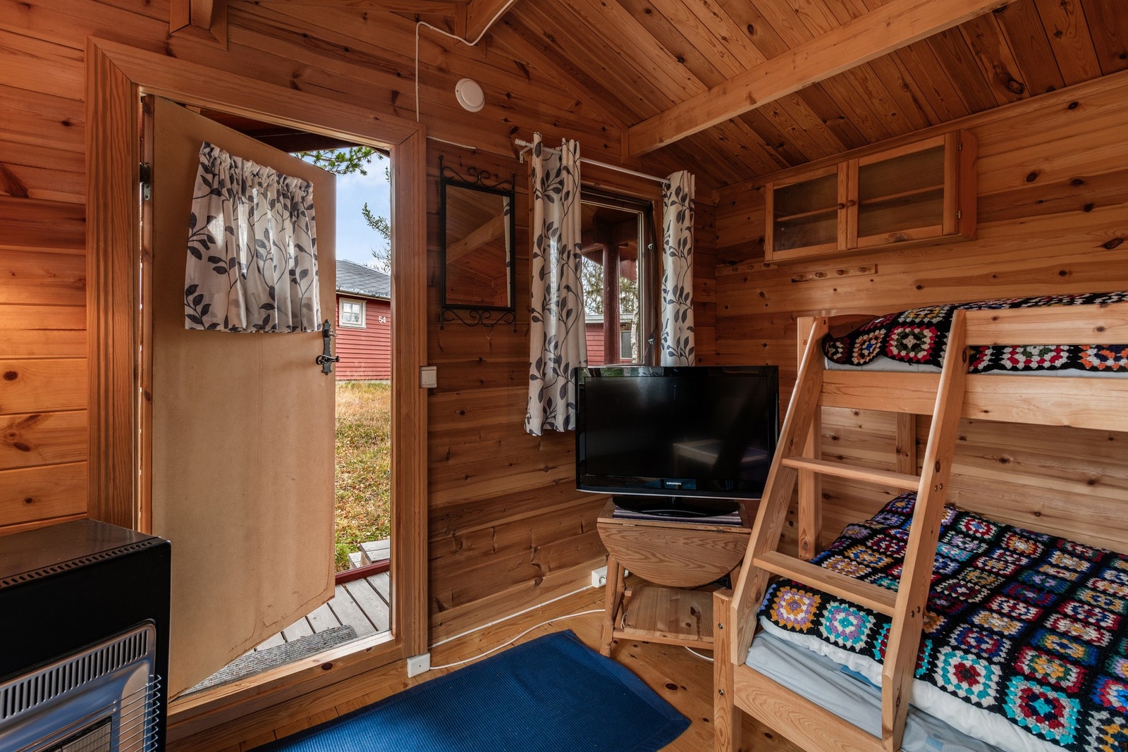 Perfekt for familier med barn og unge som vil ha sitt eget tilfluktsted eller gjester. Galleribilde