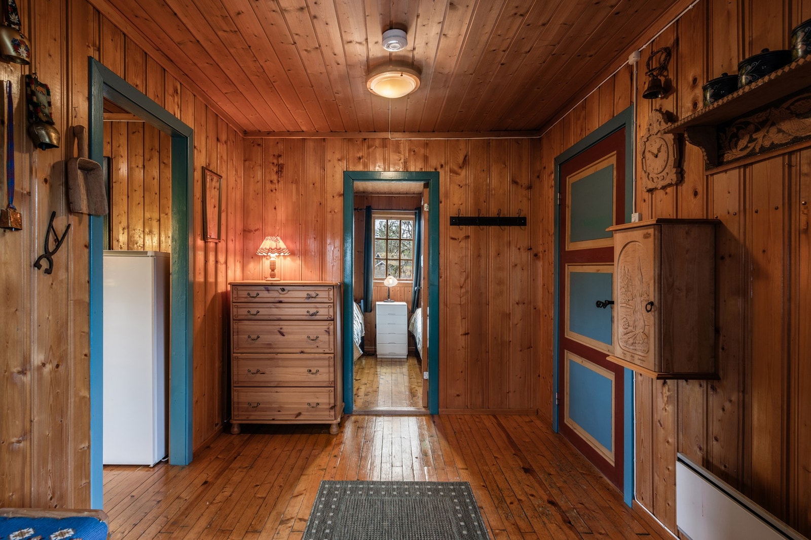 Videre fra kjøkkenet og soverommet kommer vi til hyttens soverom nr. 2. Galleribilde