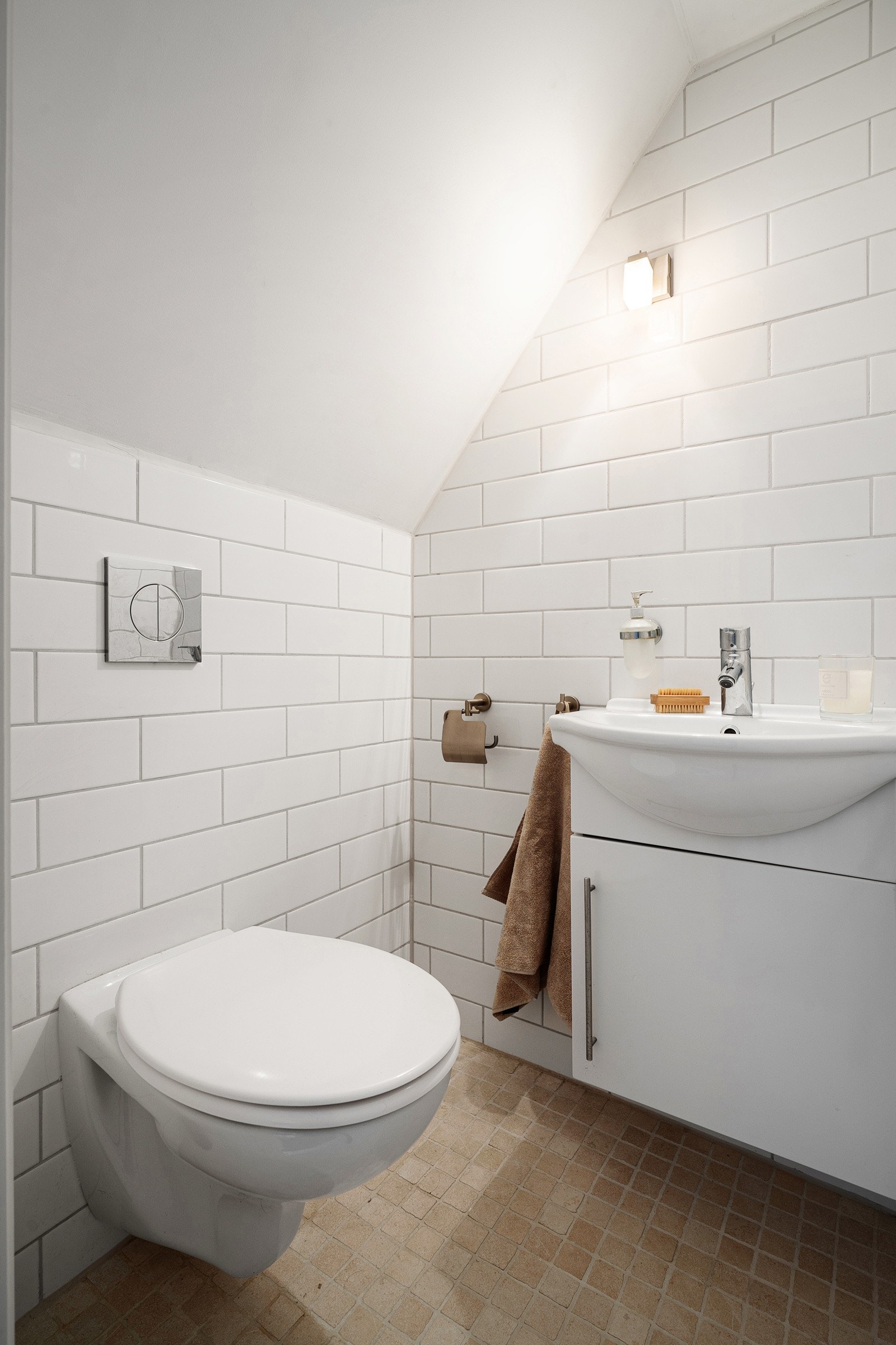 Separat toalettrom i 2. etasje.