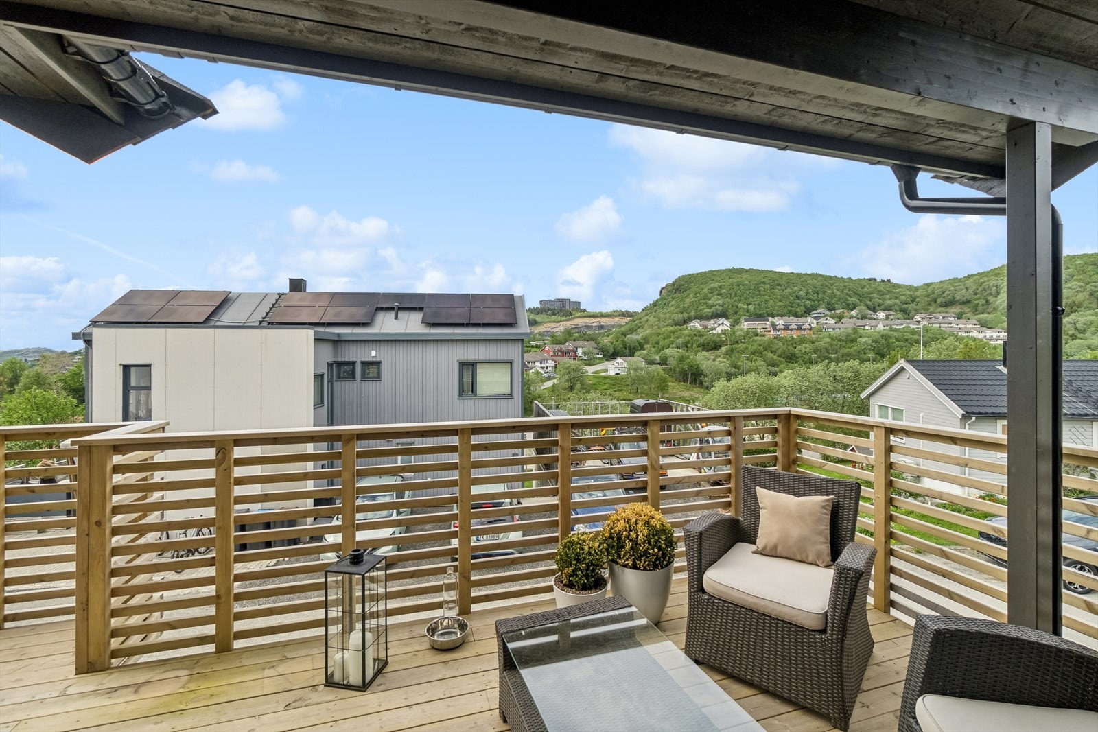 Delvis overbygget veranda med nordlig utsikt Galleribilde