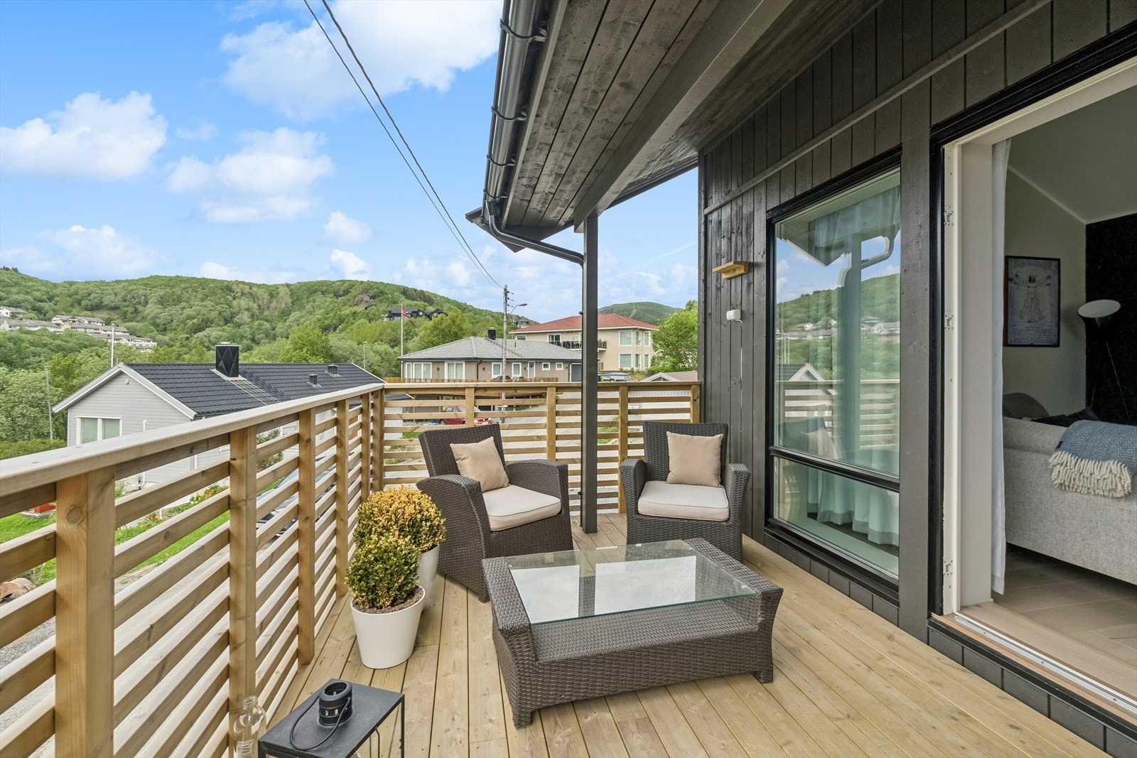 God plass for utemøblement Galleribilde