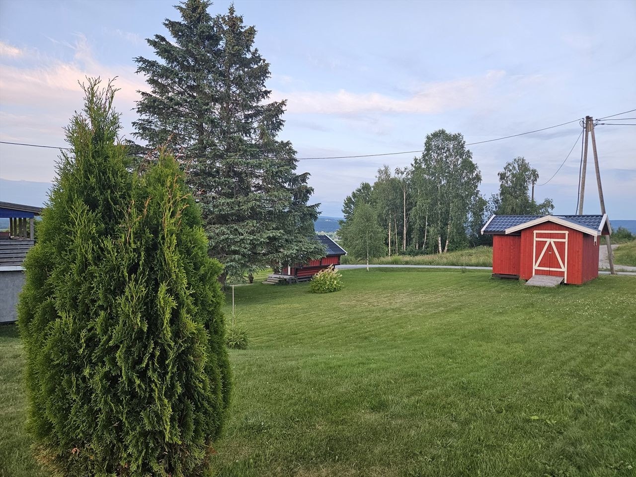 Pent opparbeidet plen ved innkjøring til eiendommen Galleribilde