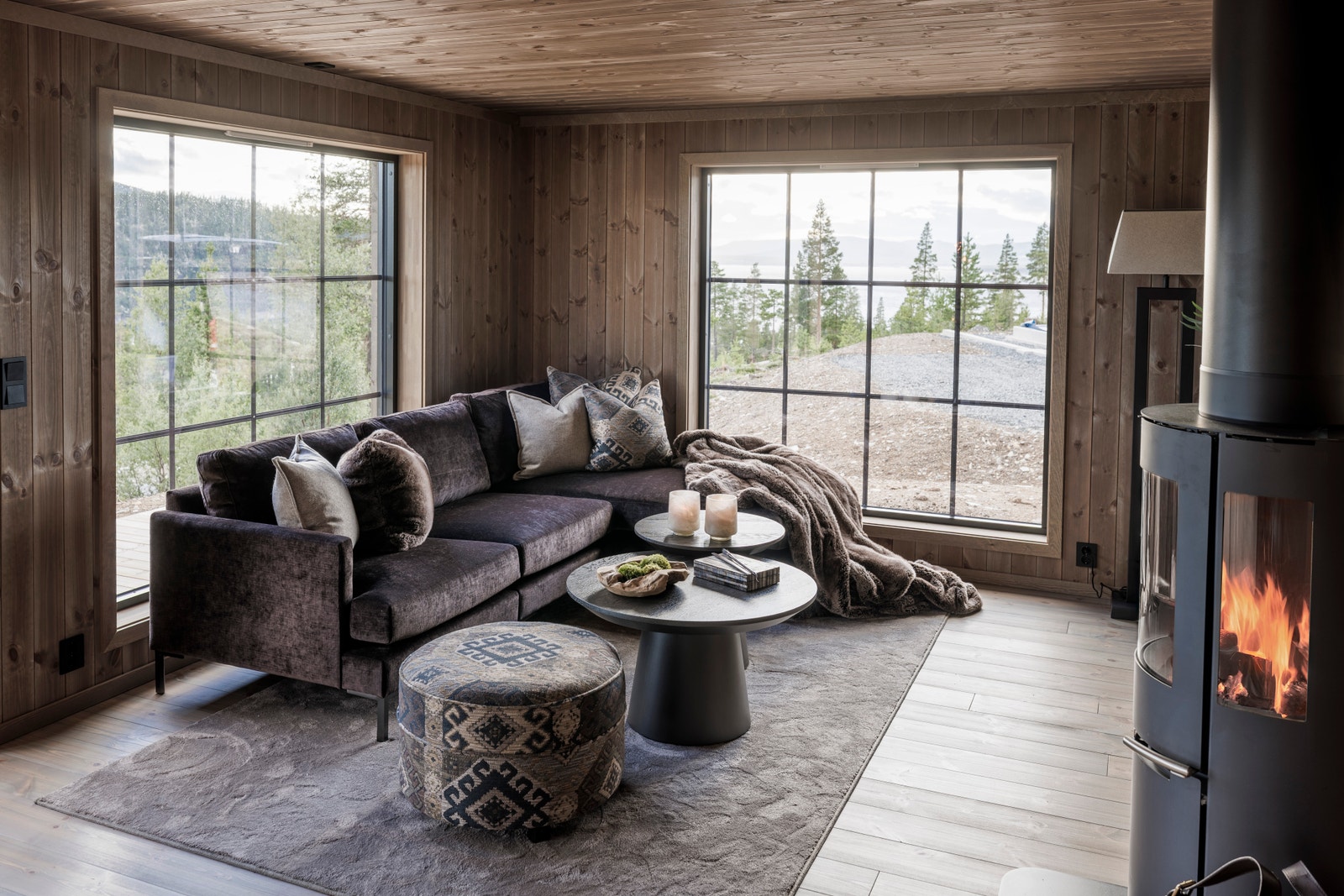 Hytten er møblert med møbler fra Persgaard møbler Galleribilde