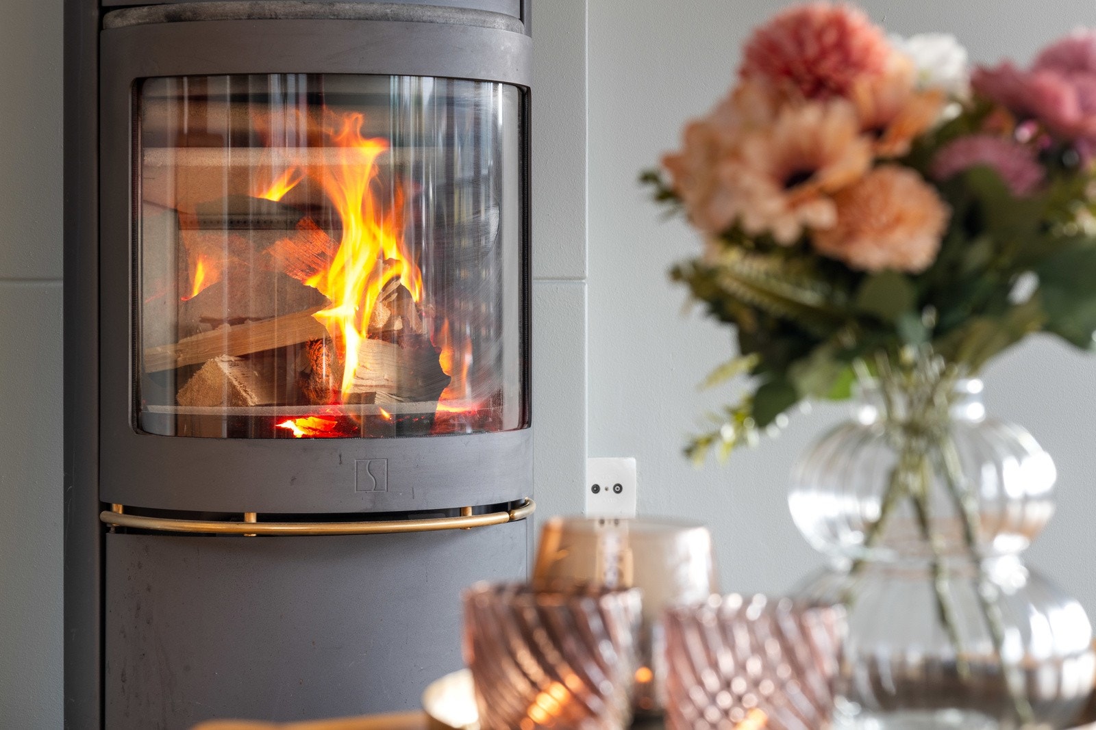 Koselig vedovn som gir godt med varme og masse hygge Galleribilde