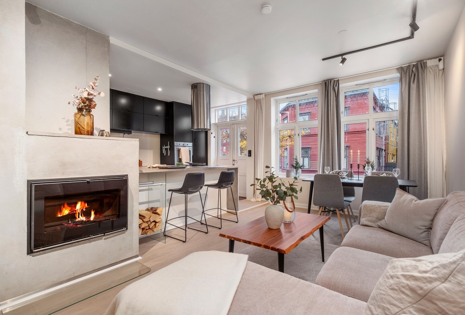 Velkommen til Gyldenløves gate 25A - En romslig 2-roms leilighet i høy 1. etasje, med en meget sentral og attraktiv beliggenhet på Møllenberg. Galleribilde