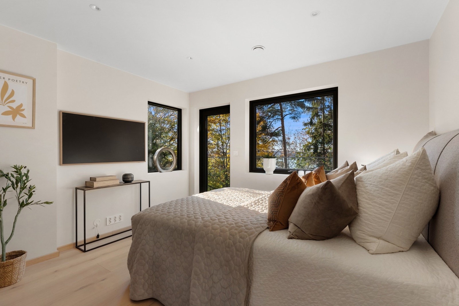 Soverom 2 med plass til dobbeltseng