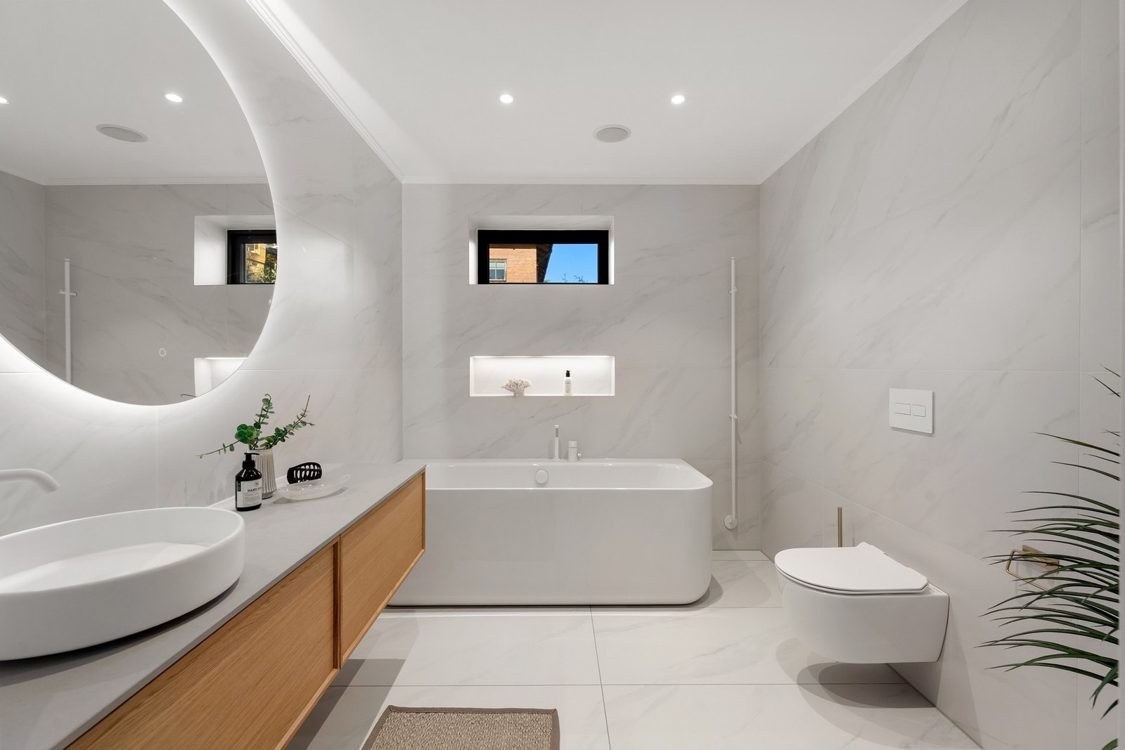 Lekkert bad i forbindelse med hovedsoverom