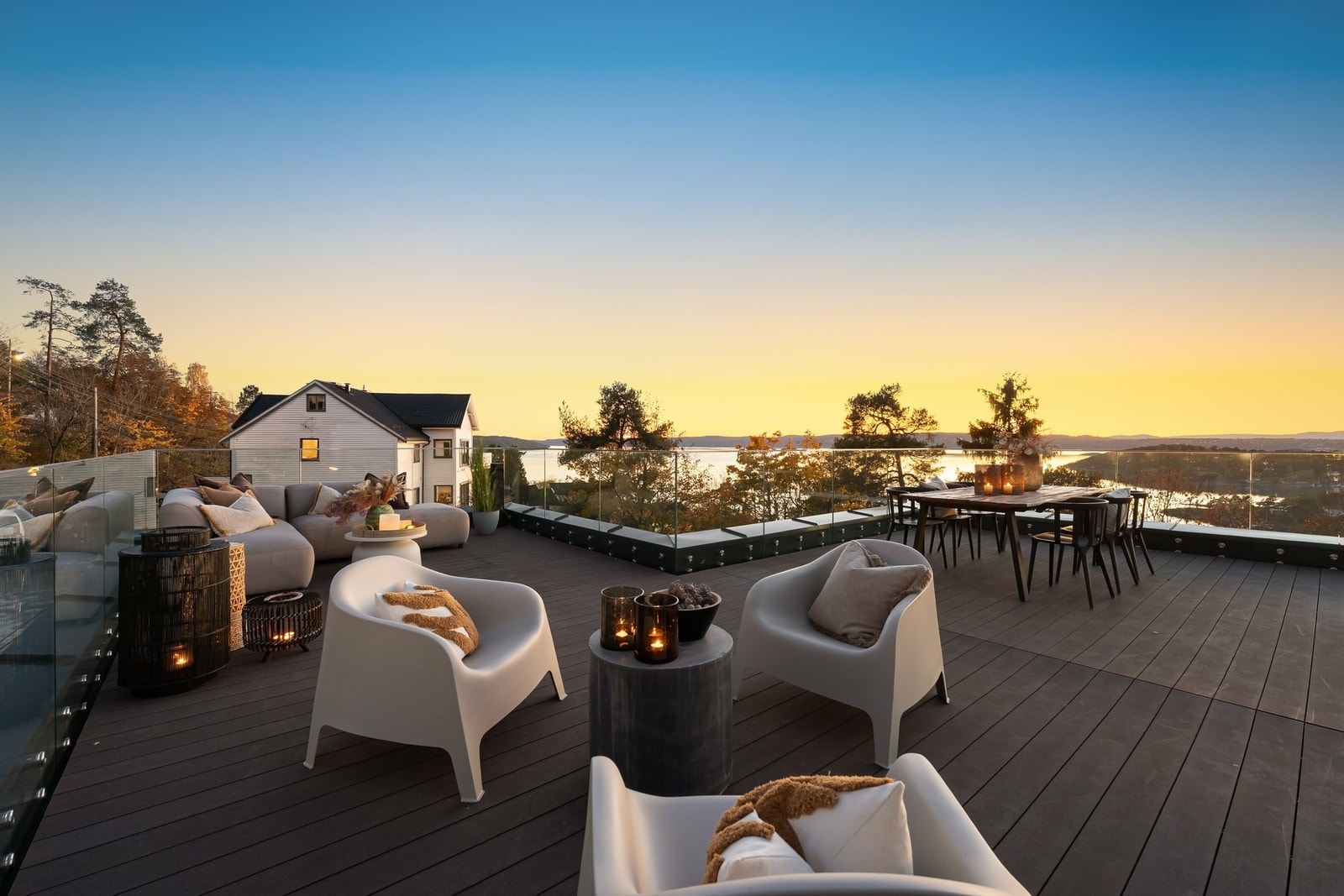 Takterrassen har god plass til diverse utemøblement