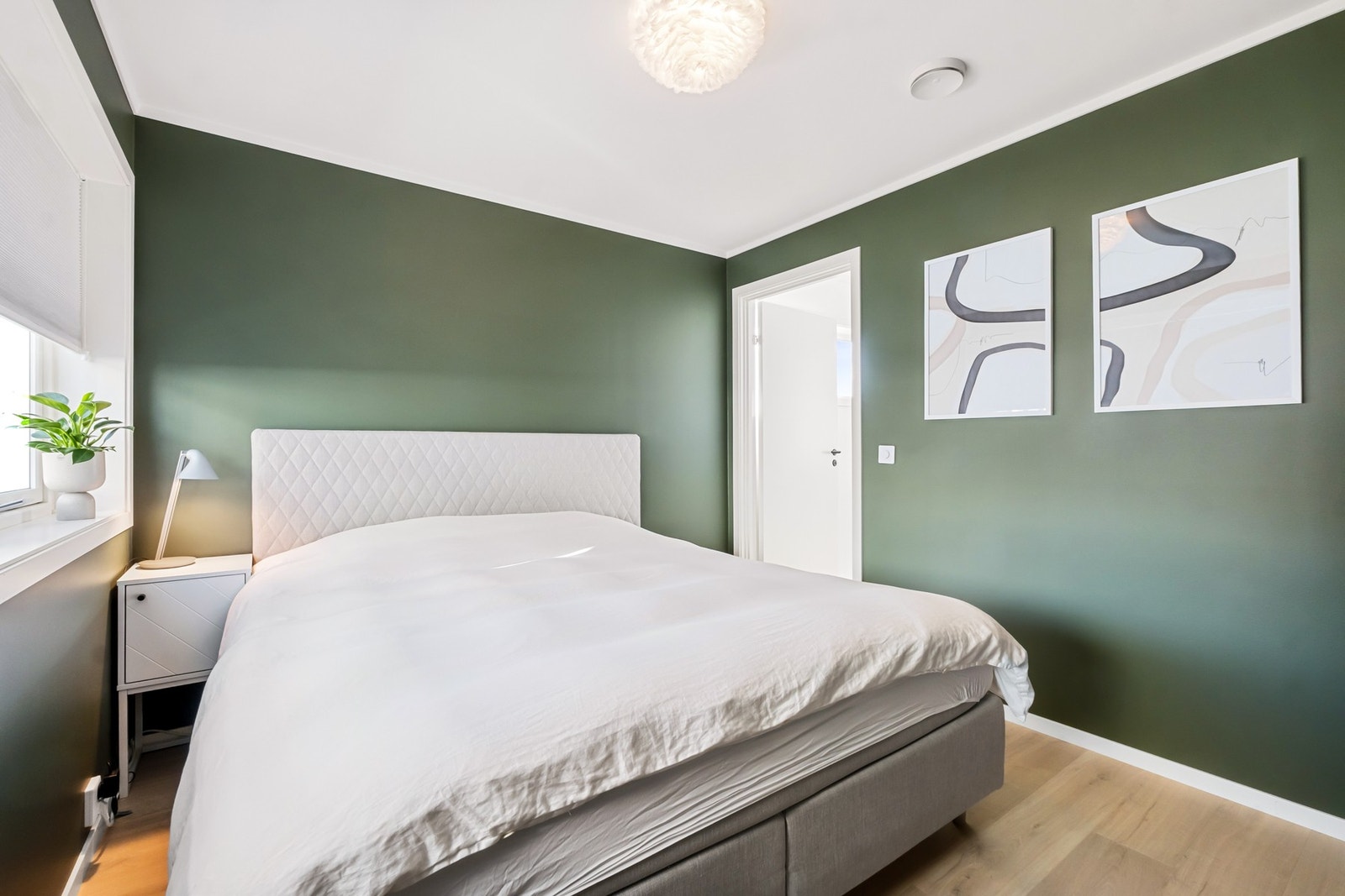 Soverommet befinner seg i andre etasje vegg i vegg med badet Galleribilde