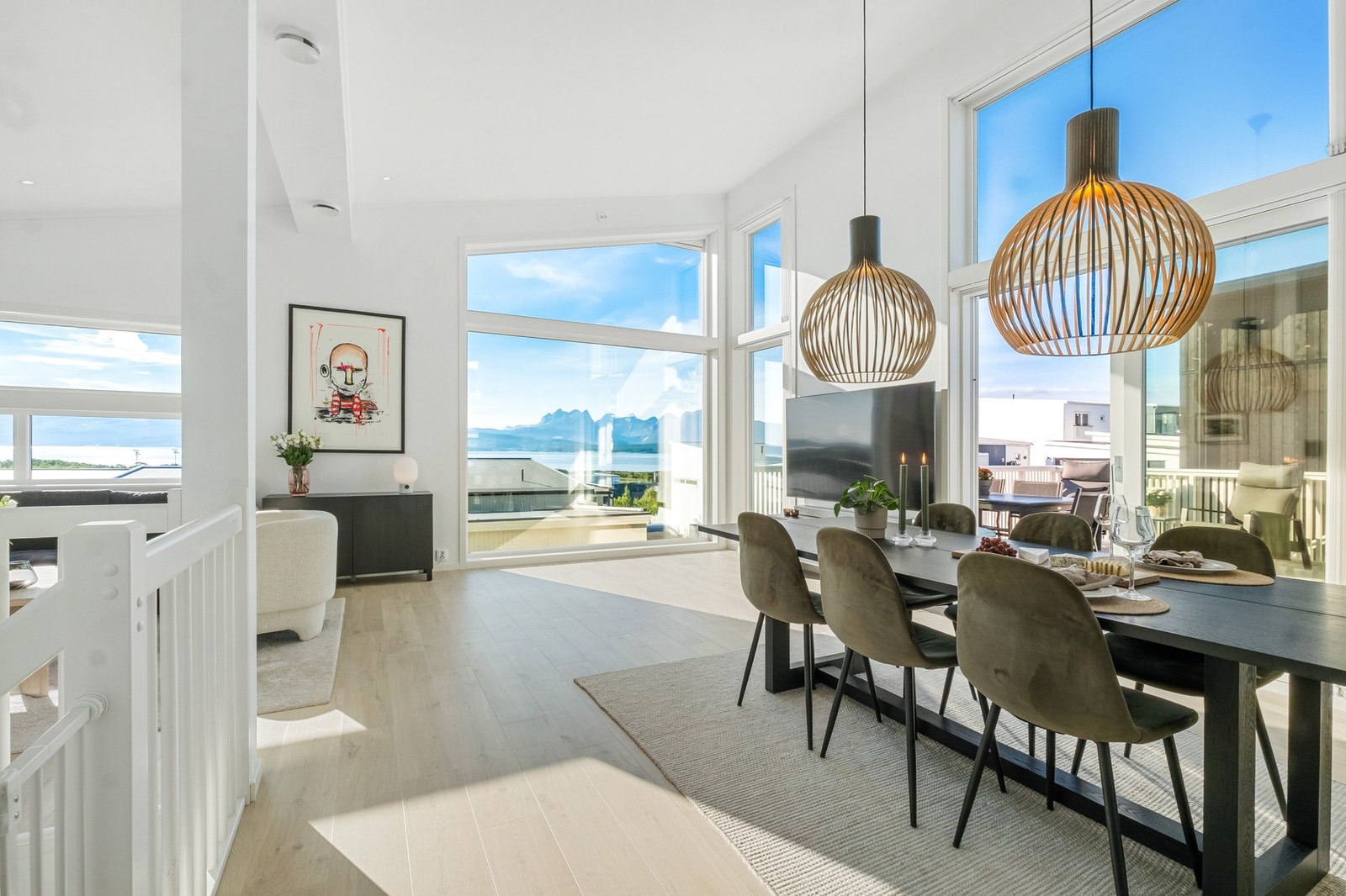 Energimerke oransje B understreker boligens gode energieffektivitet og lave driftskostnader. Galleribilde