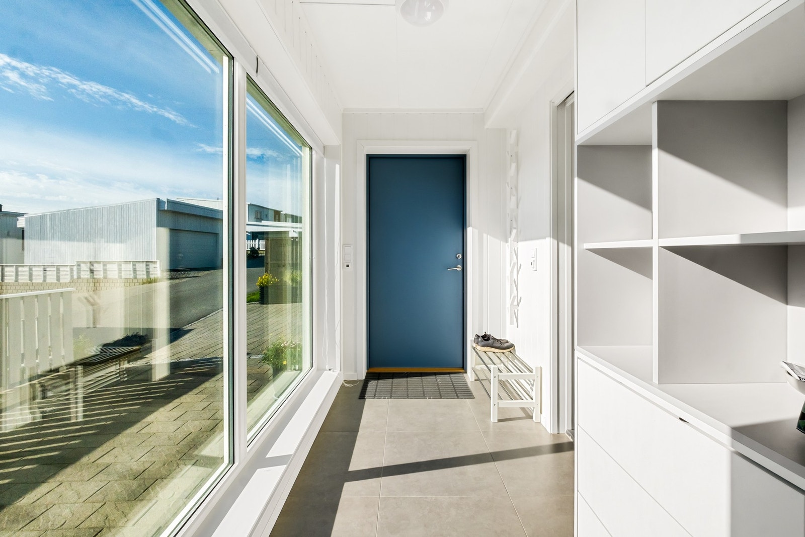 Lys og pen entré/gang i utleiedel Galleribilde