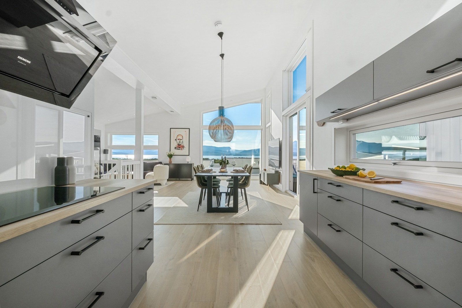 Godt med benk- og skapplass Galleribilde