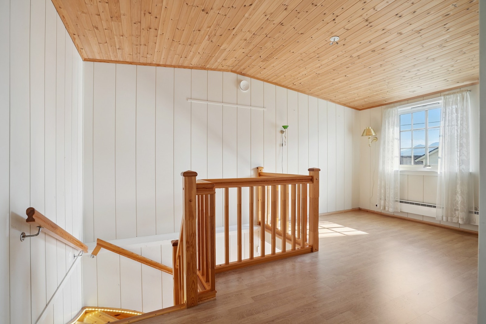 Lys og luftig trappeoppgang. Galleribilde