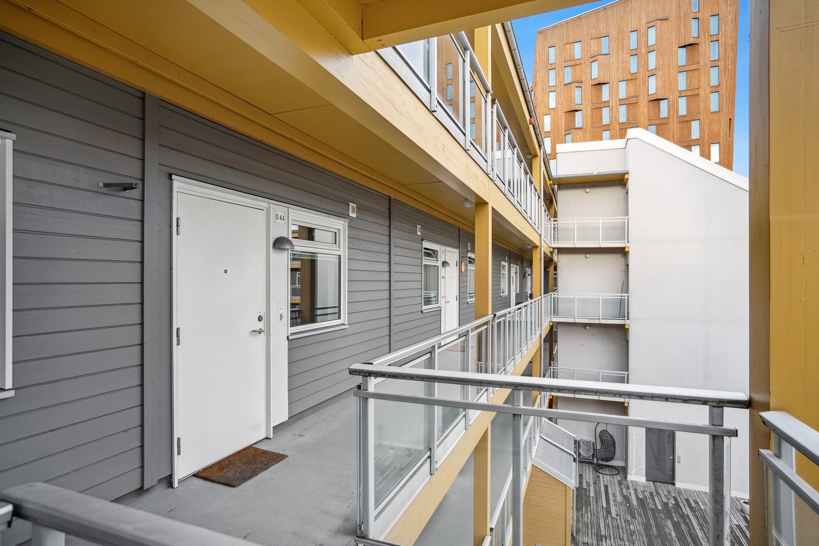 Luftige svalganger med eget privat inngangsparti. Galleribilde