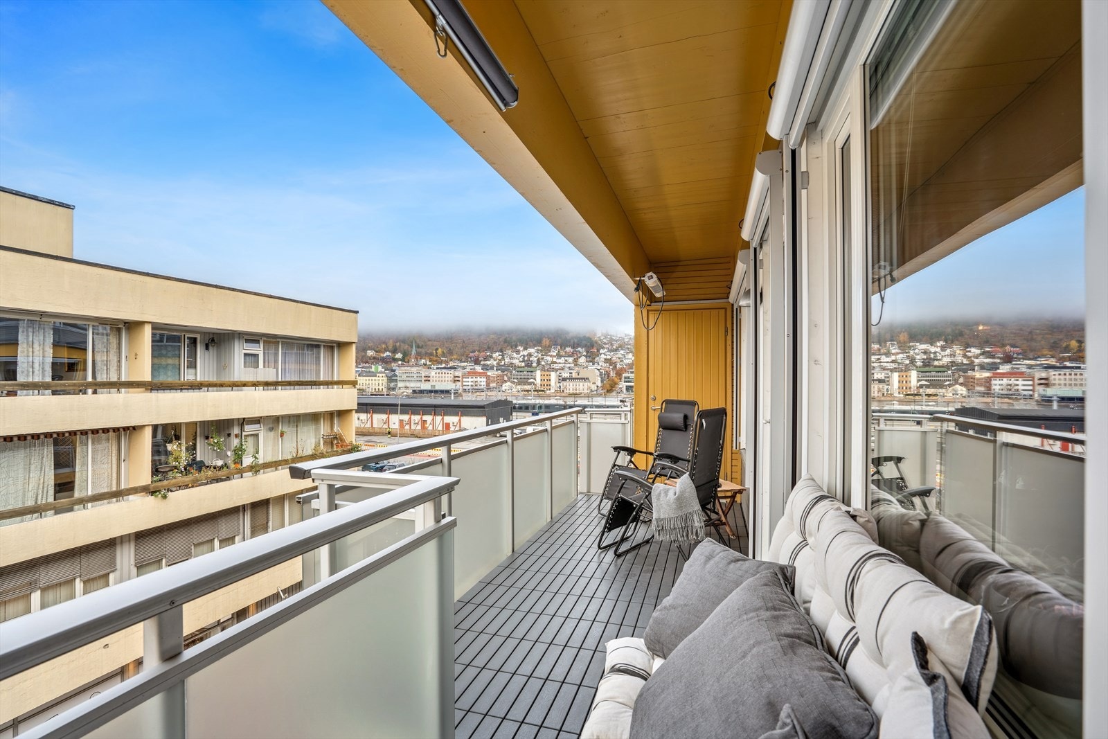 På balkongen kan du nyte kveldssolen. Galleribilde