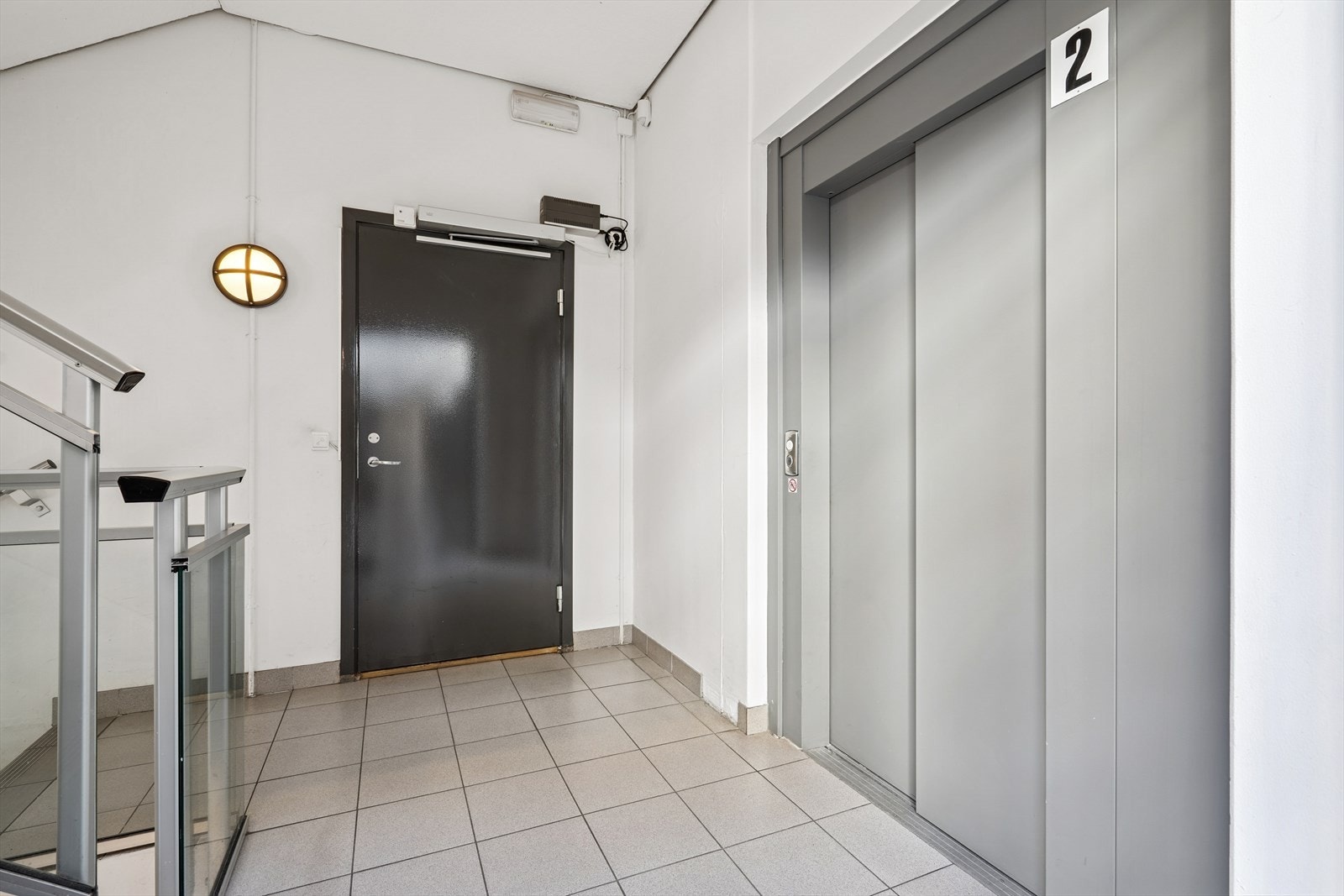 Heisen gir muligheten for trappefri adkomst. Galleribilde