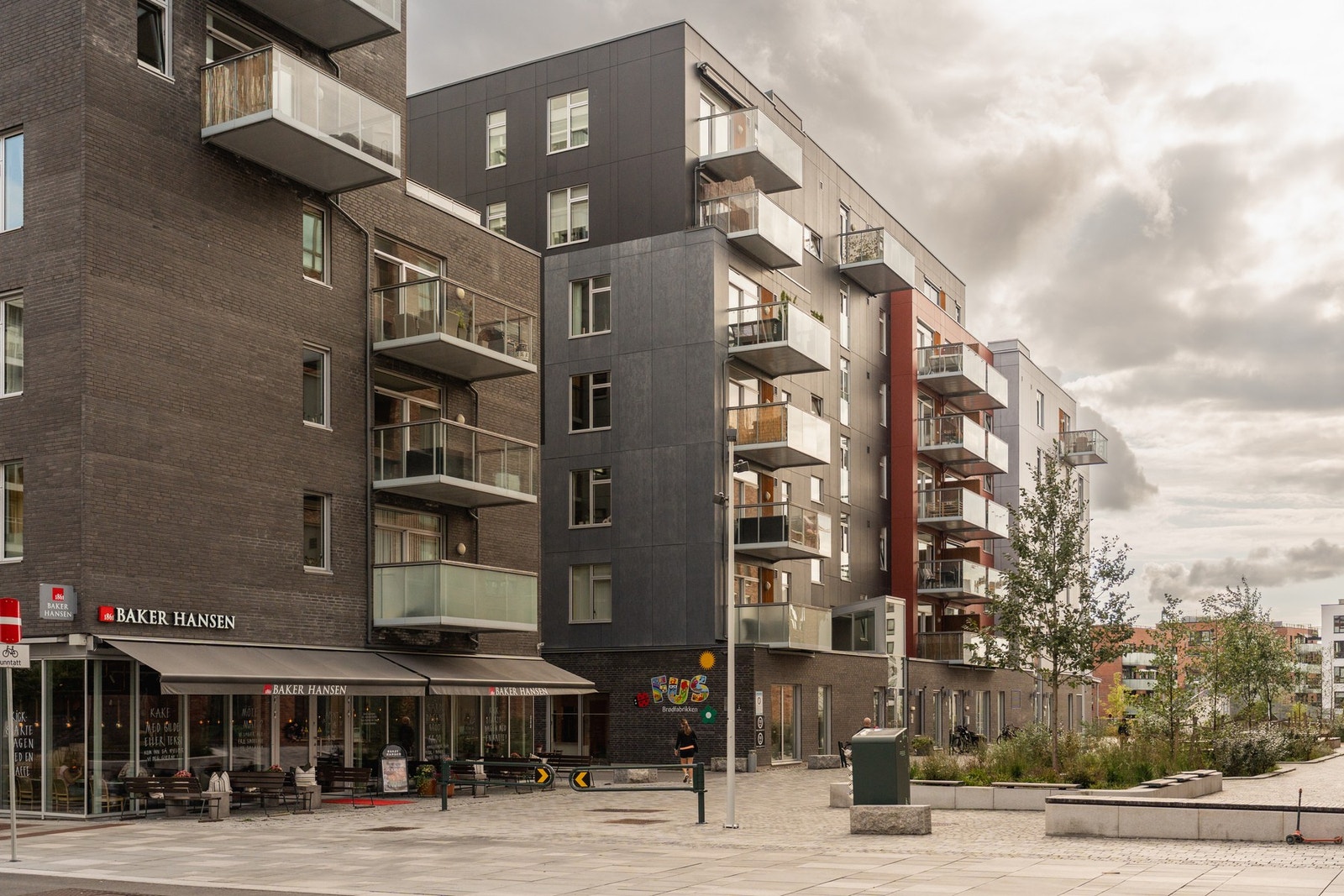 Baker Hansen serverer morgenkaffen og byr på deilig bakst! Galleribilde