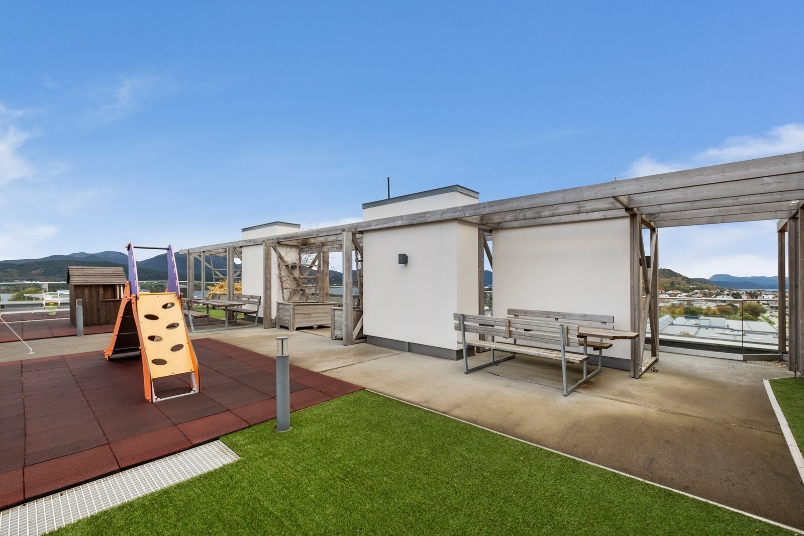 Rikelig med plass til både lek og avslapning. Galleribilde