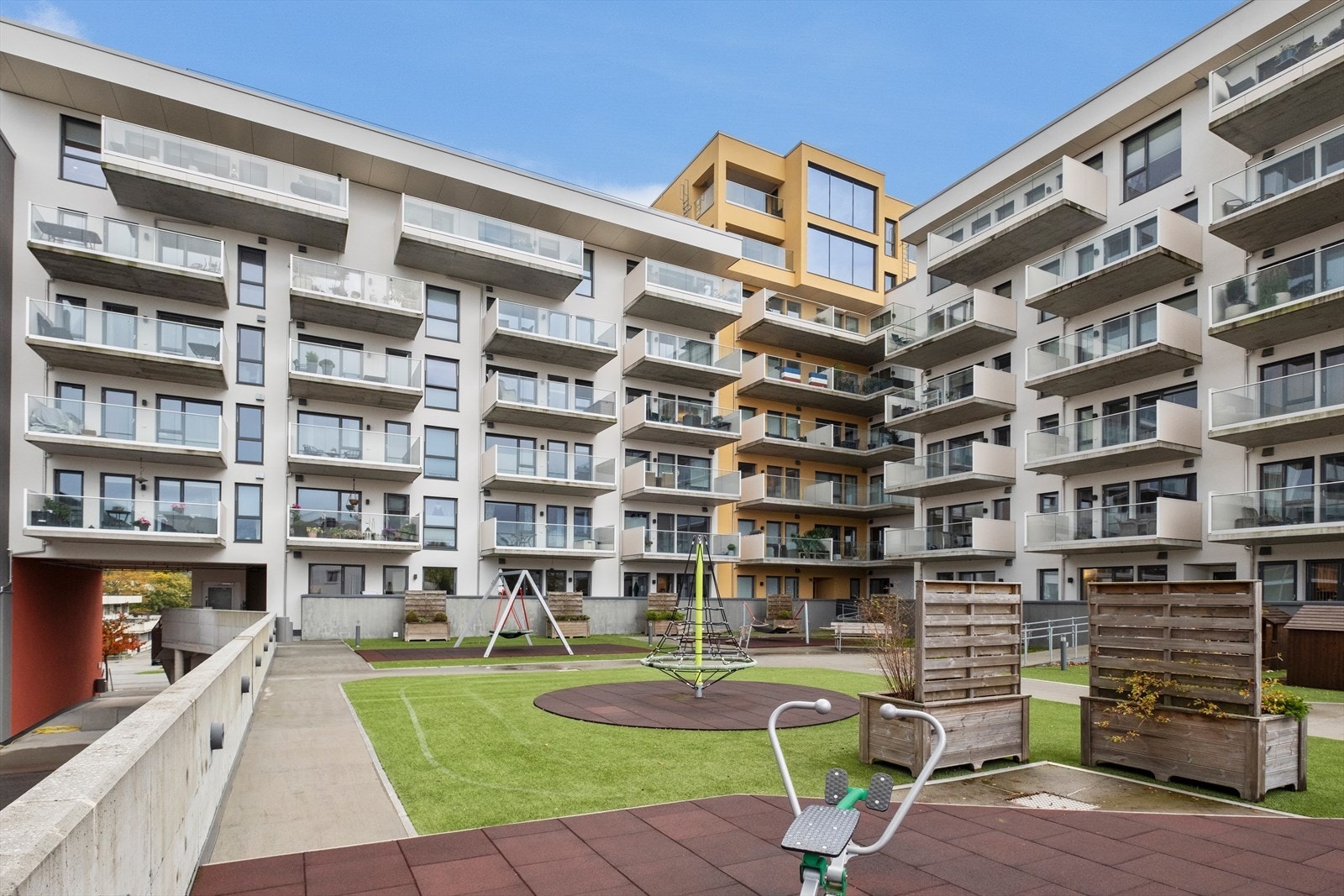 Takterrassen har med lekeplass. Galleribilde