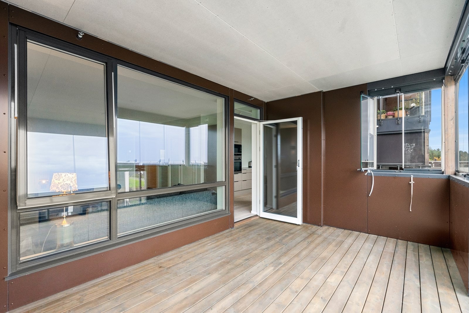 Innglasset balkong Galleribilde