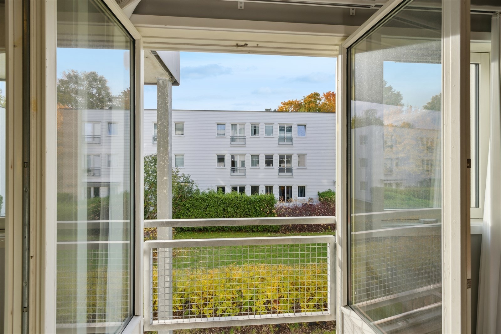I stuen finner du en fransk balkong - en fin detalj som åpner rommet mot omgivelsene. Galleribilde