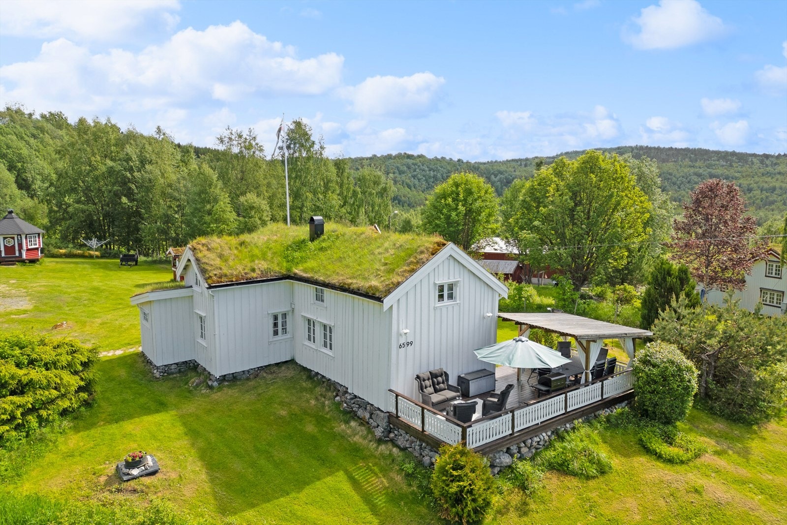 Solveggen er et av midtpunktene av sommerparadiset. Galleribilde