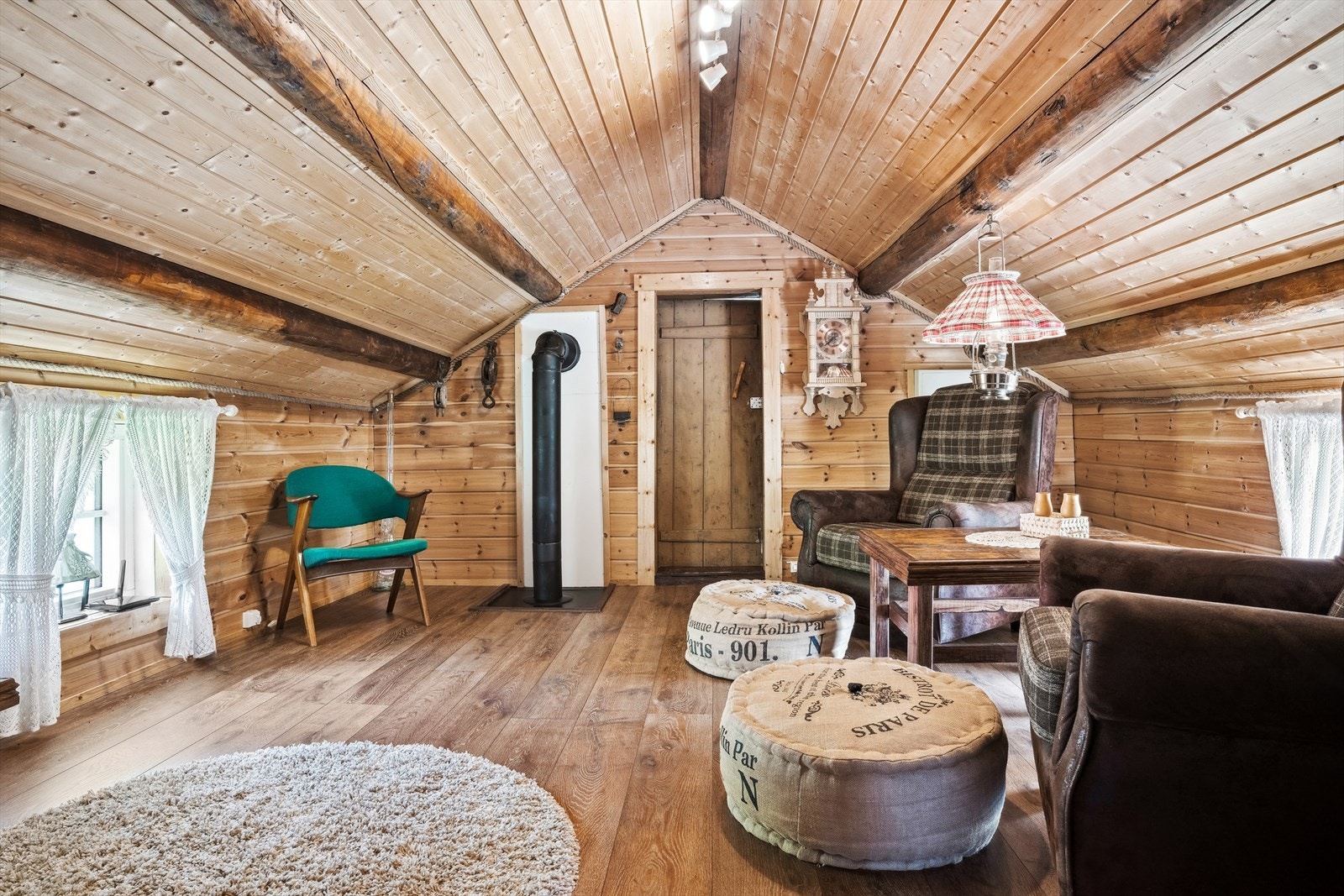 Loftstue. Galleribilde